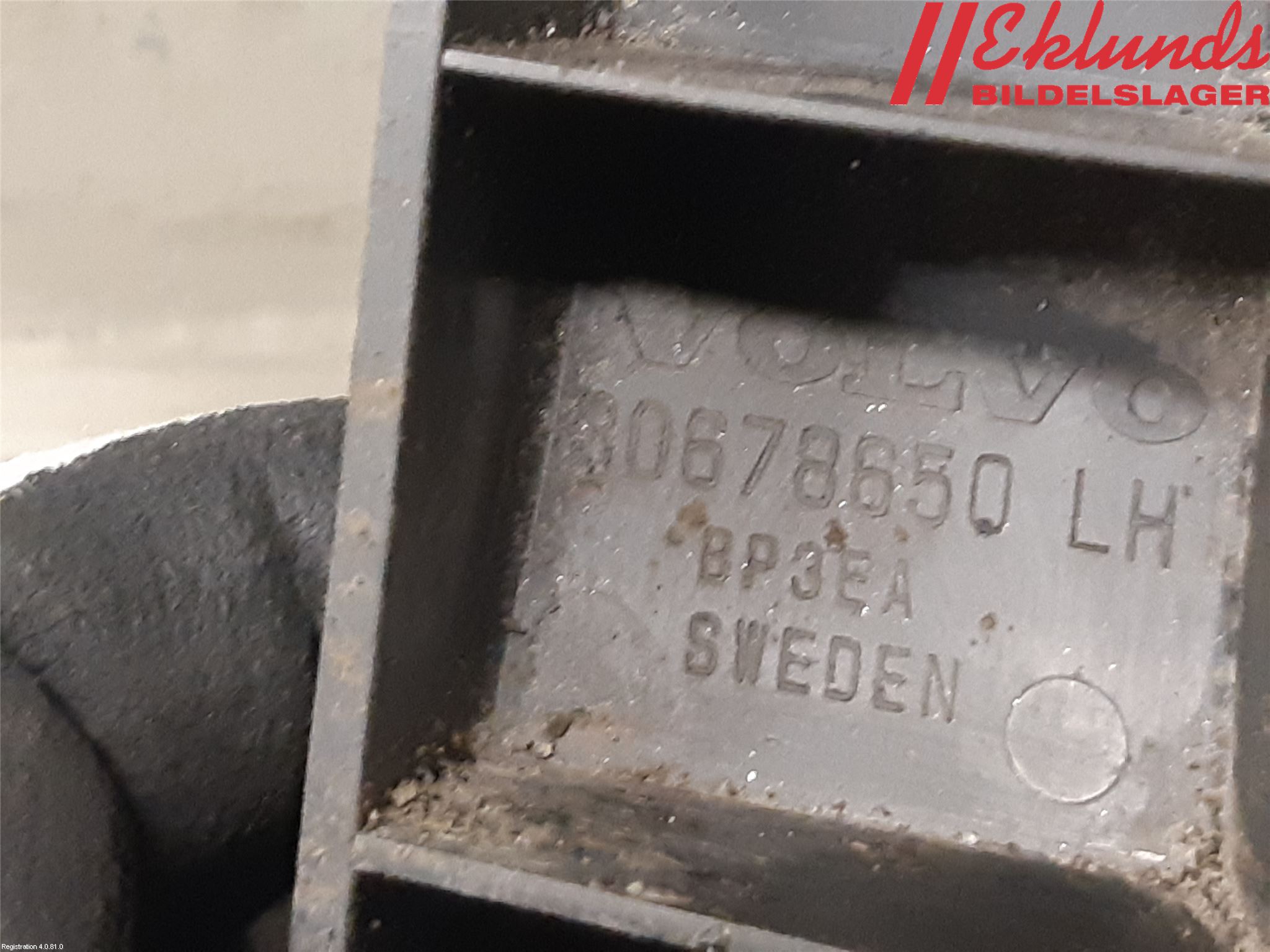 Volvo V70 08-13 Stötfångarfäste Fram Vä