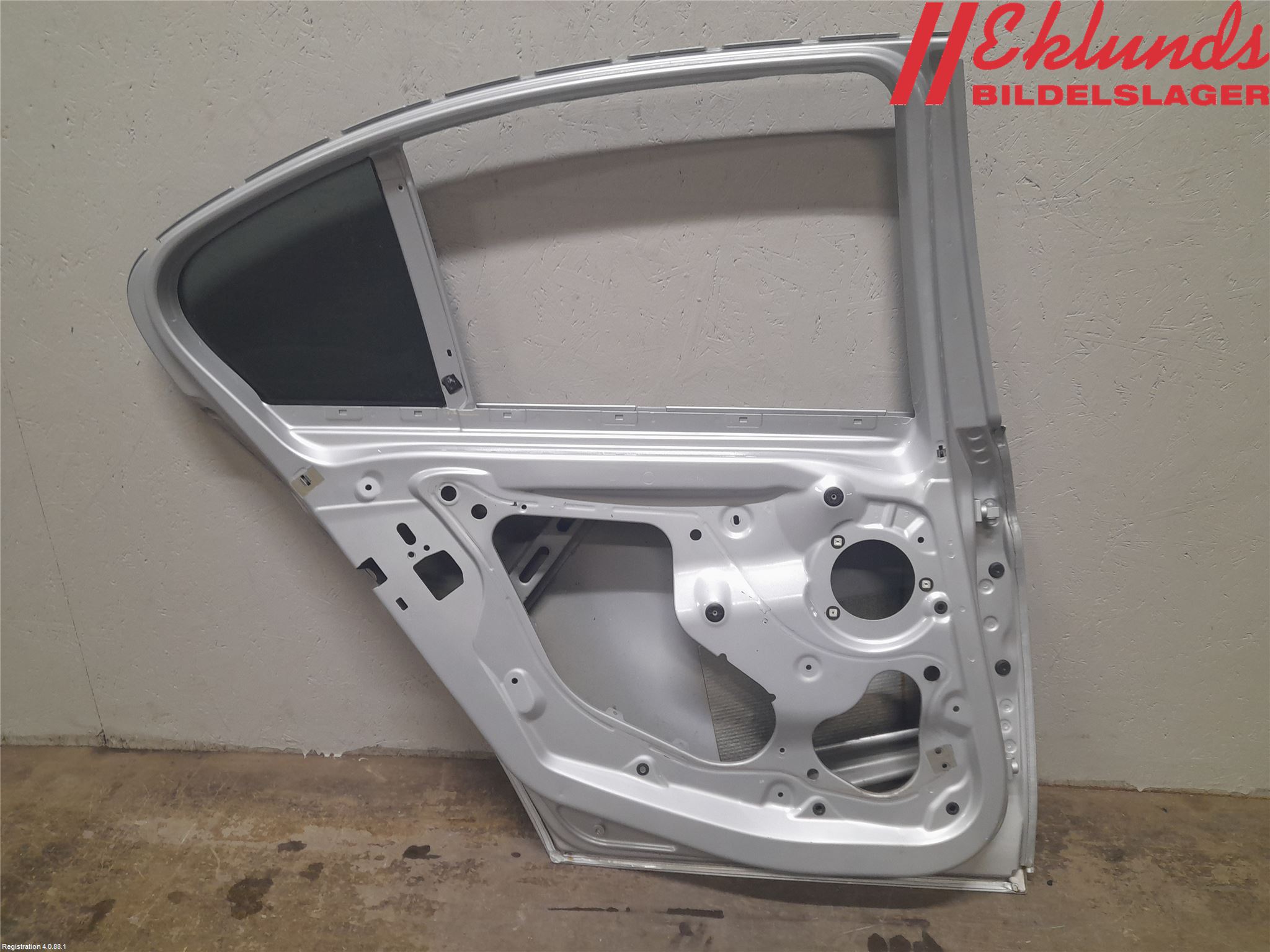 BMW 3 F30/F31/F80 12-19 Dörr Bak Vänster
