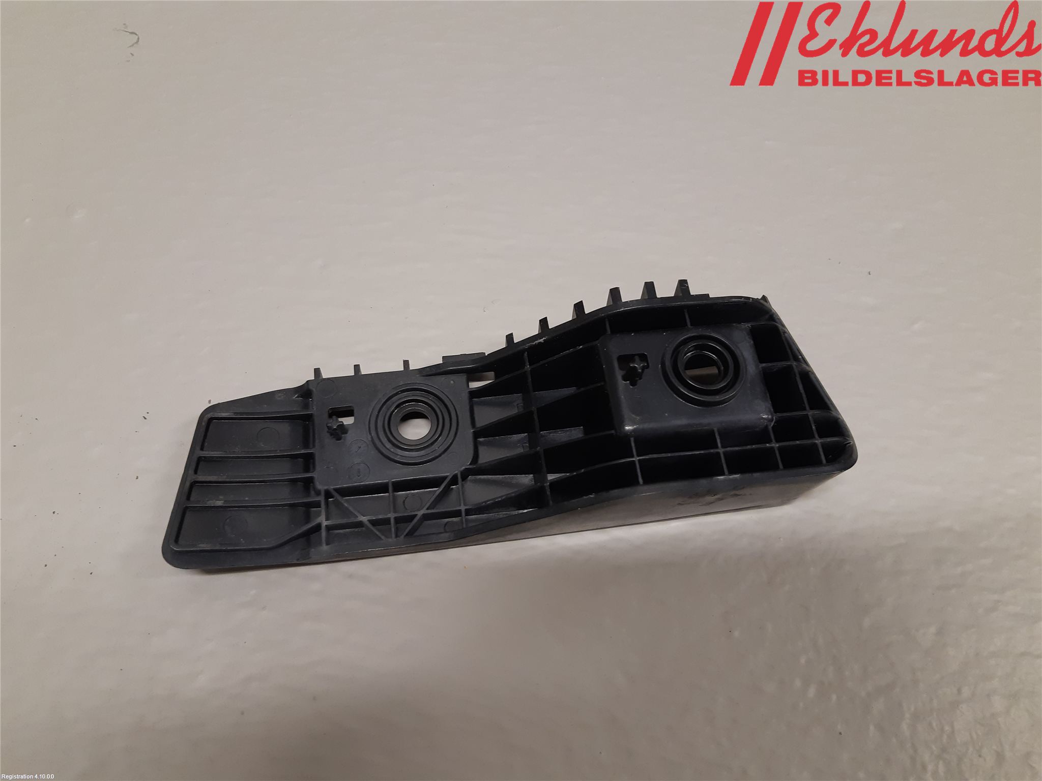 Tesla MODEL 3 17- Stötfångarfäste Bak Hö