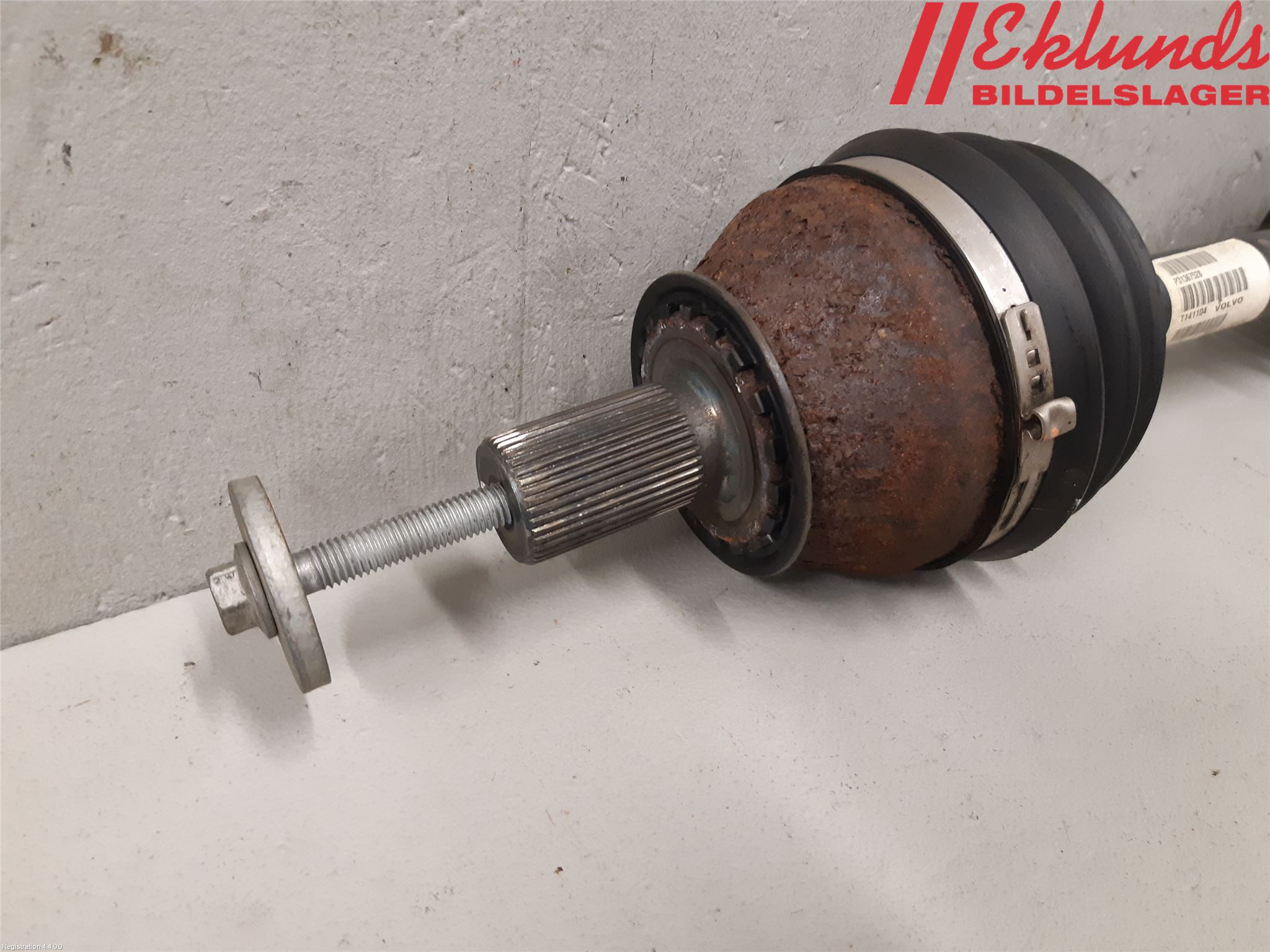 Volvo V70 14-16 Drivaxel Fram Vänster