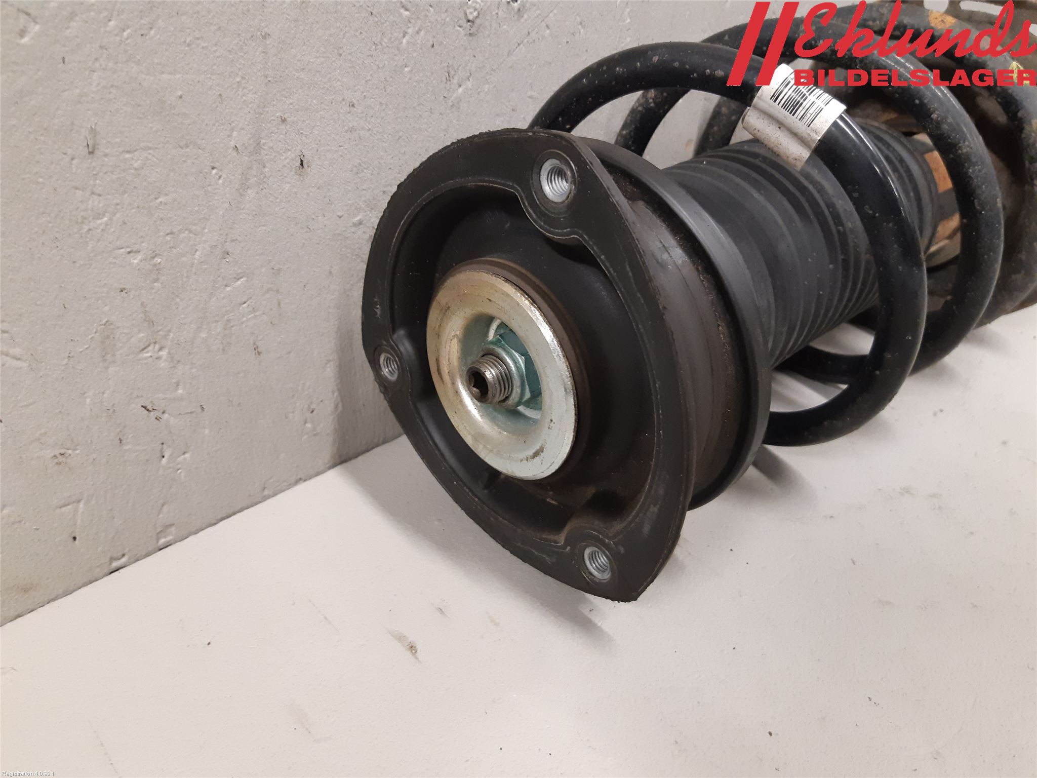Volkswagen VW PASSAT 15-19 Fjäderben Fram Höger
