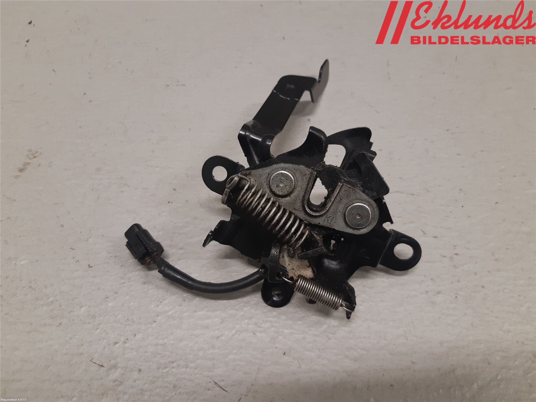 Toyota RAV4 19- Huvlås