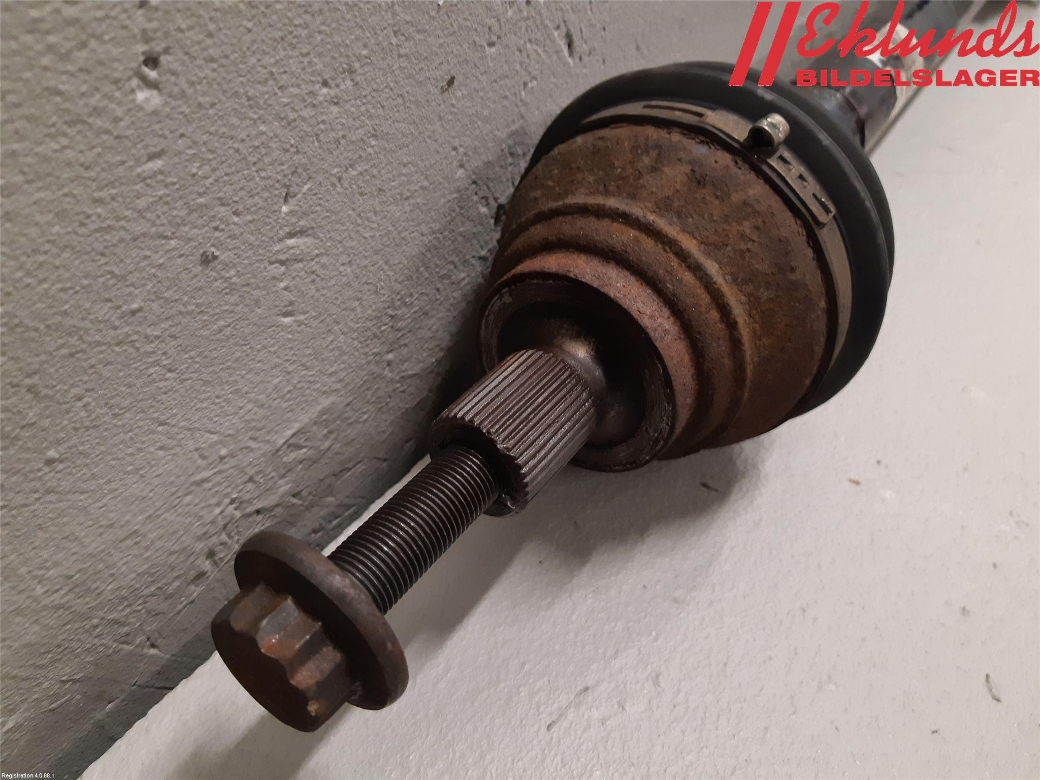 Volkswagen VW PASSAT 11-14 Drivaxel Fram Höger