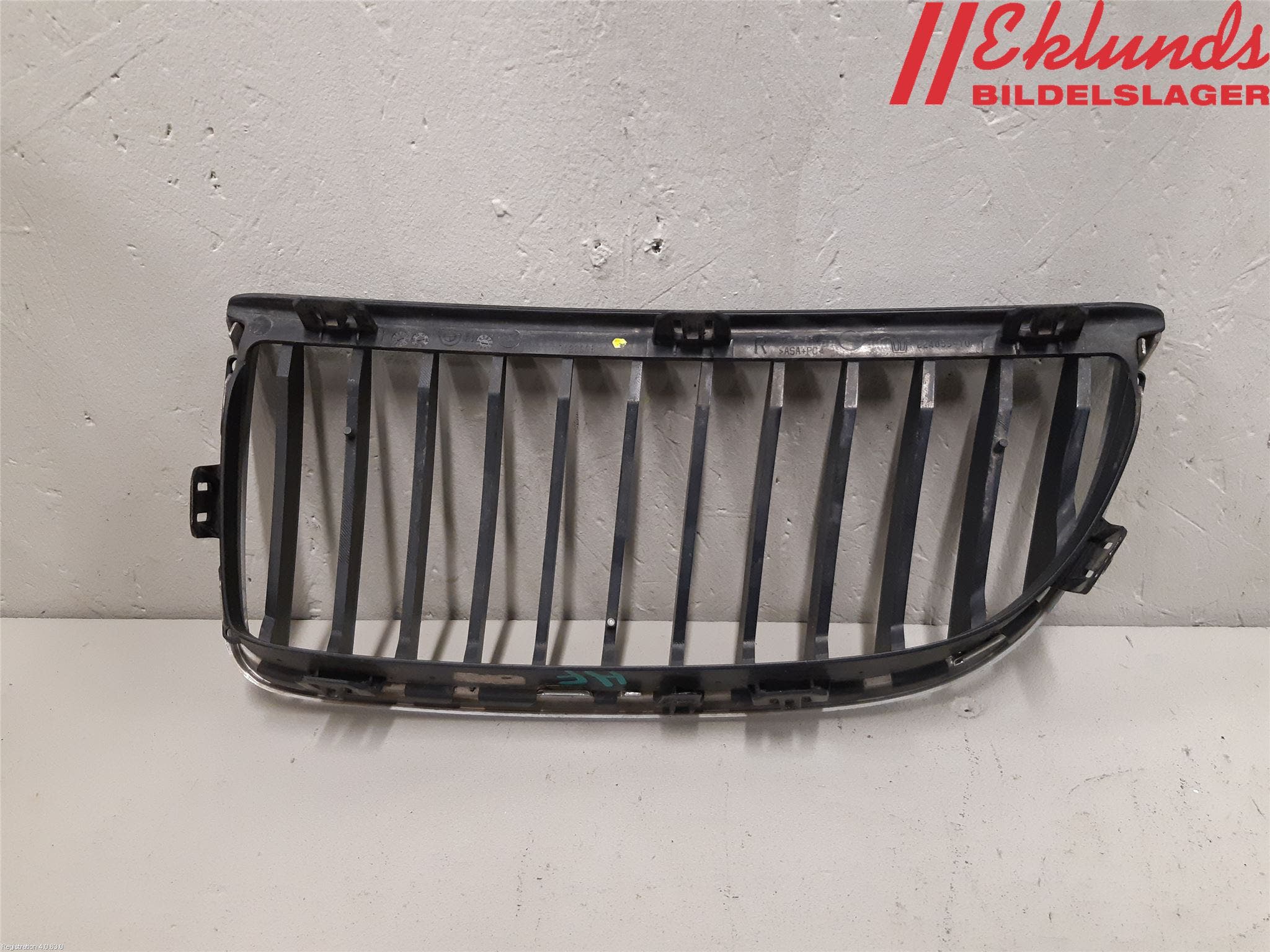 BMW 3 E90/91 SED/TOU 05-12 Grilldel Höger