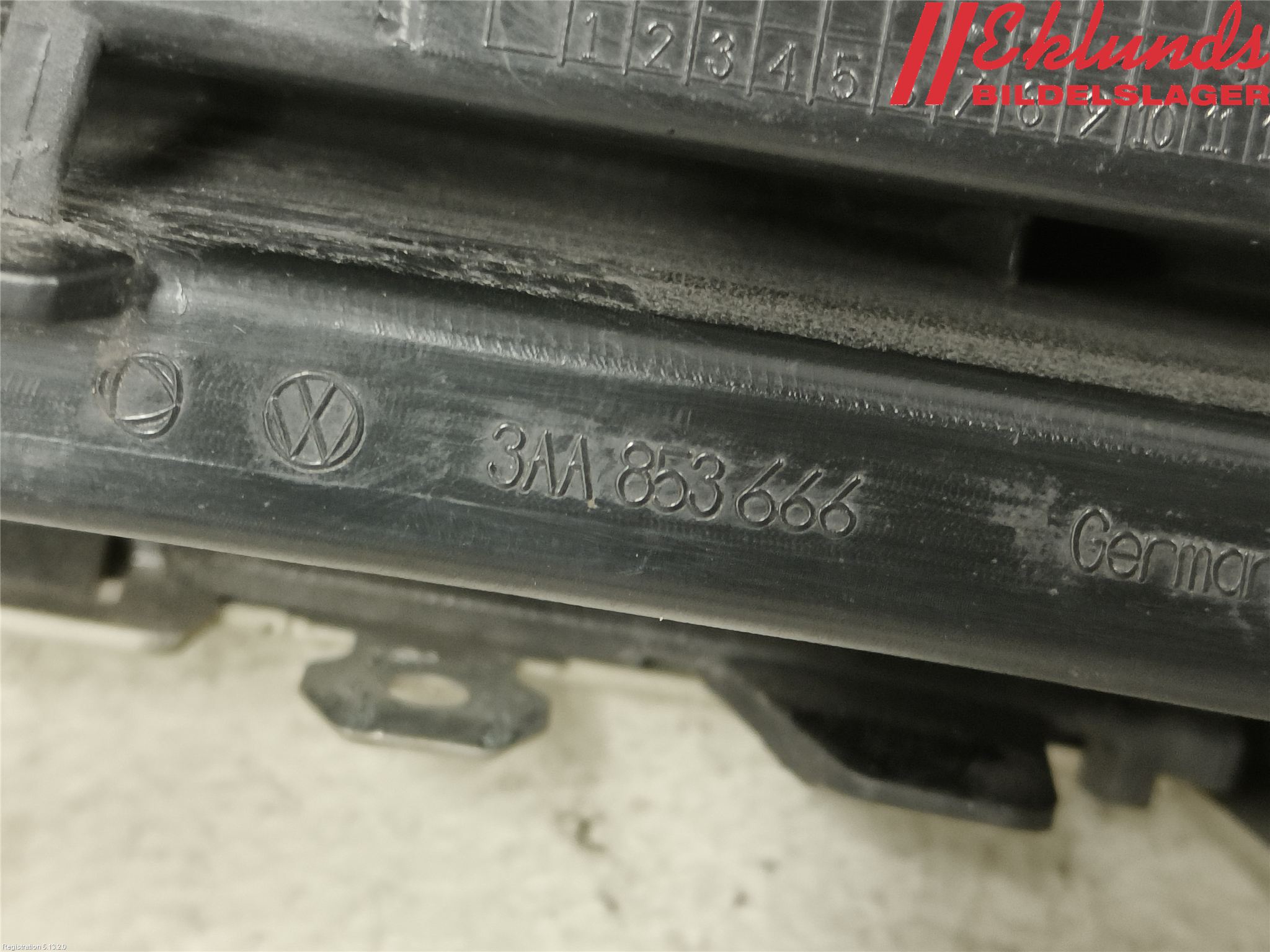 Volkswagen VW PASSAT 11-14 Dimljussarg Fram