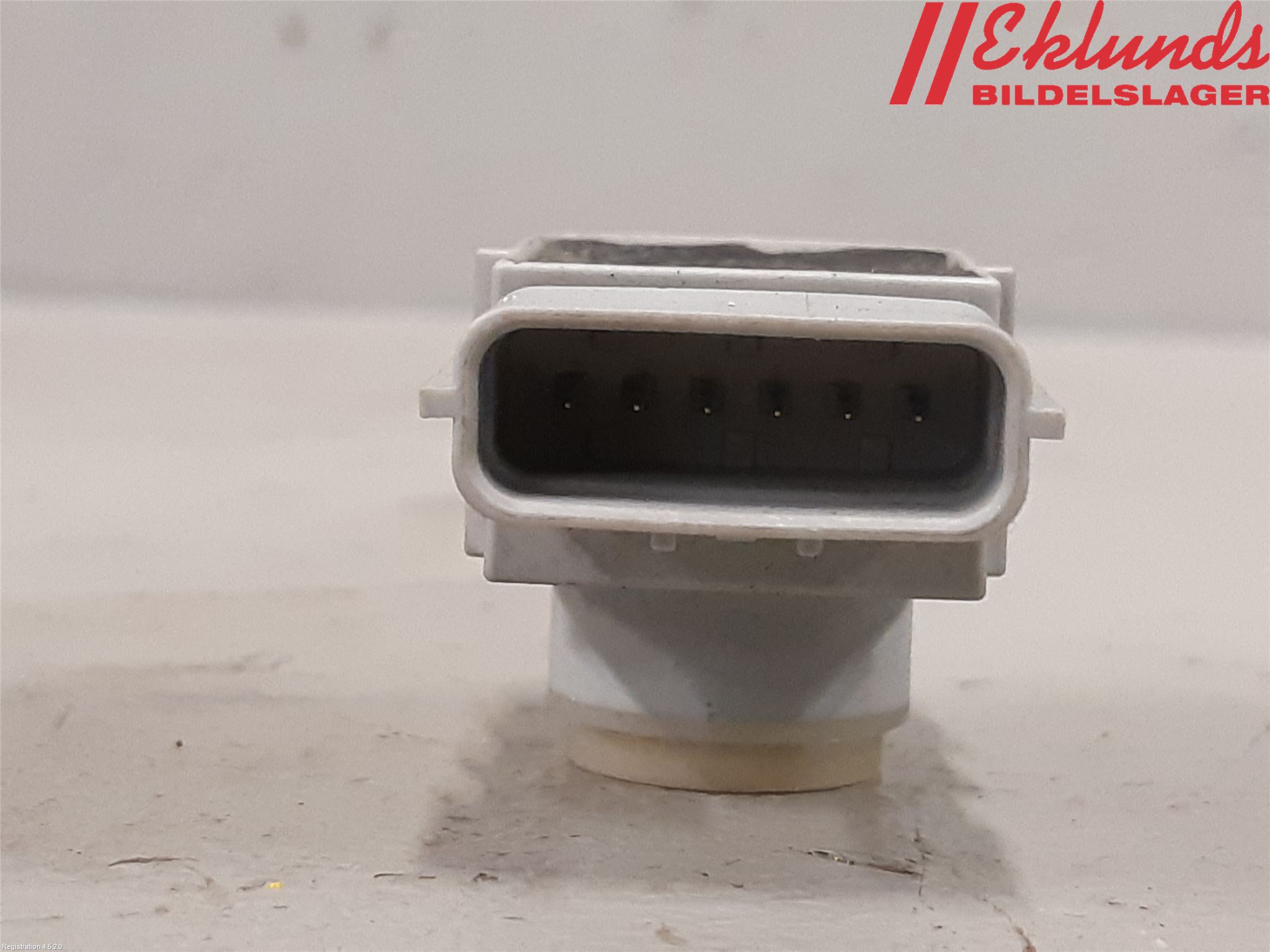 Kia CARENS III 13-19 Parkeringshjälp Frontsensor