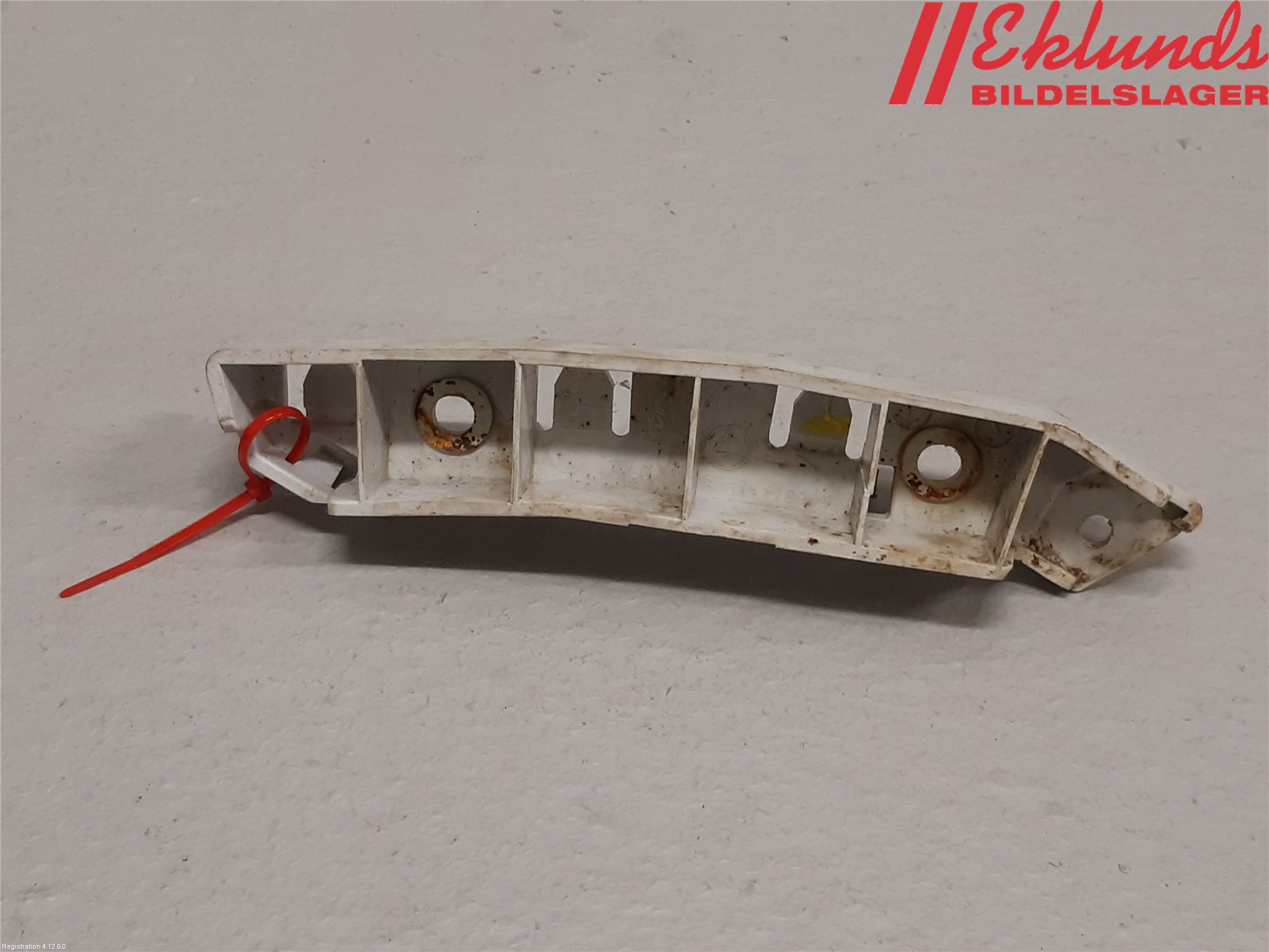 Ford FOCUS 15-18 Stötfångarfäste Fram Vä