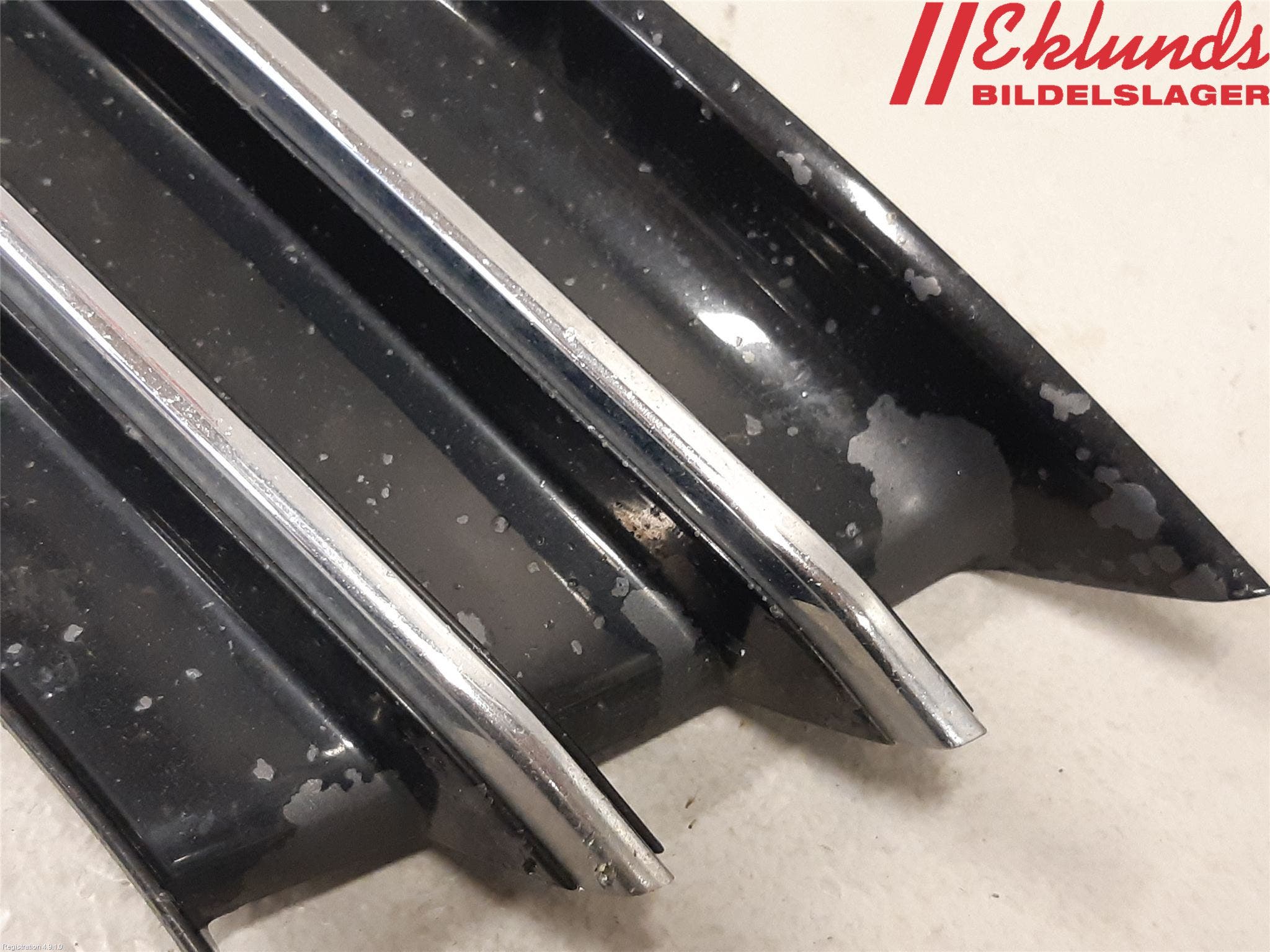 Volvo V70 14-16 Dimljussarg Fram