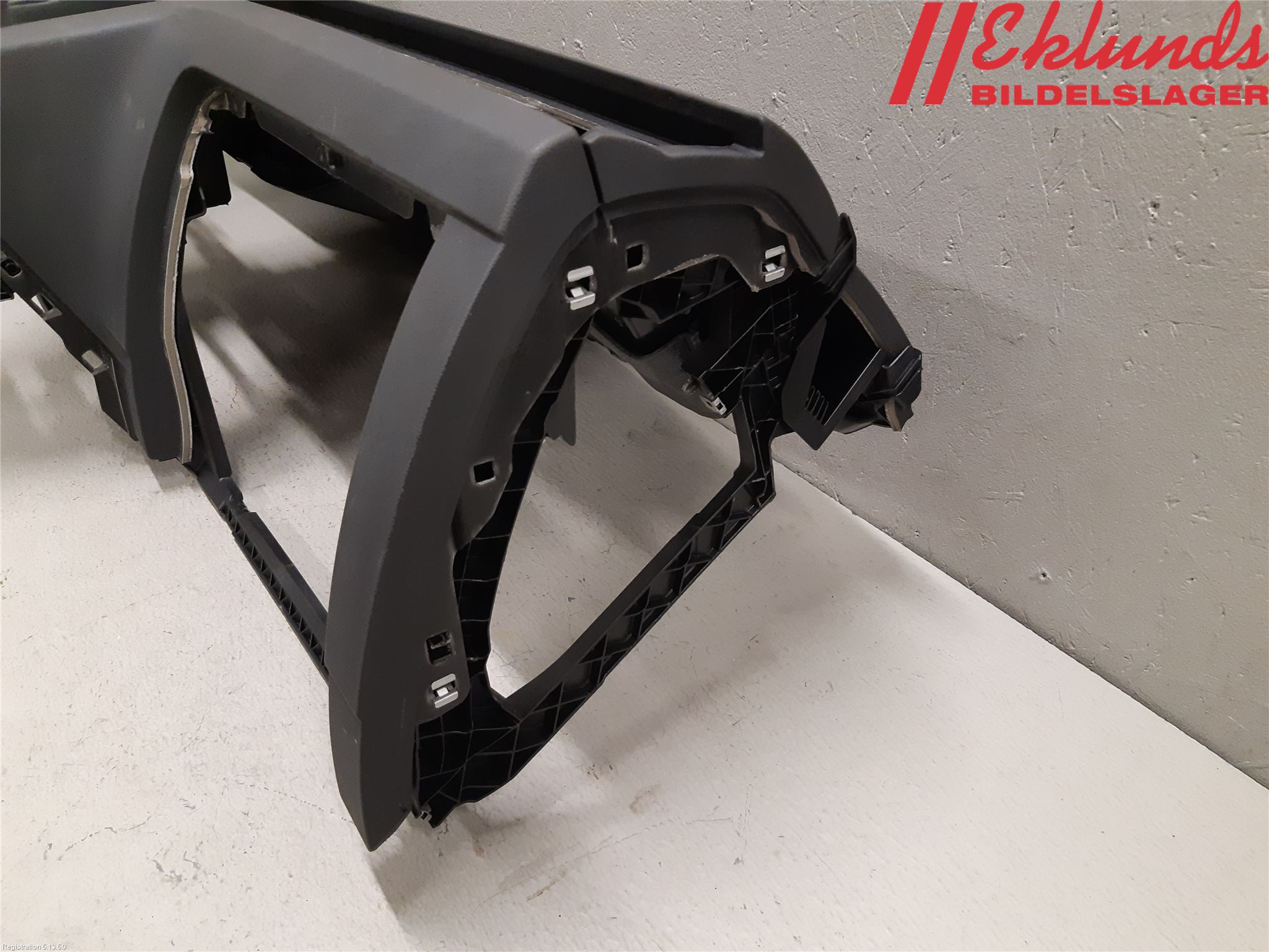 Volkswagen VW PASSAT 15-19 Instrumentbräda
