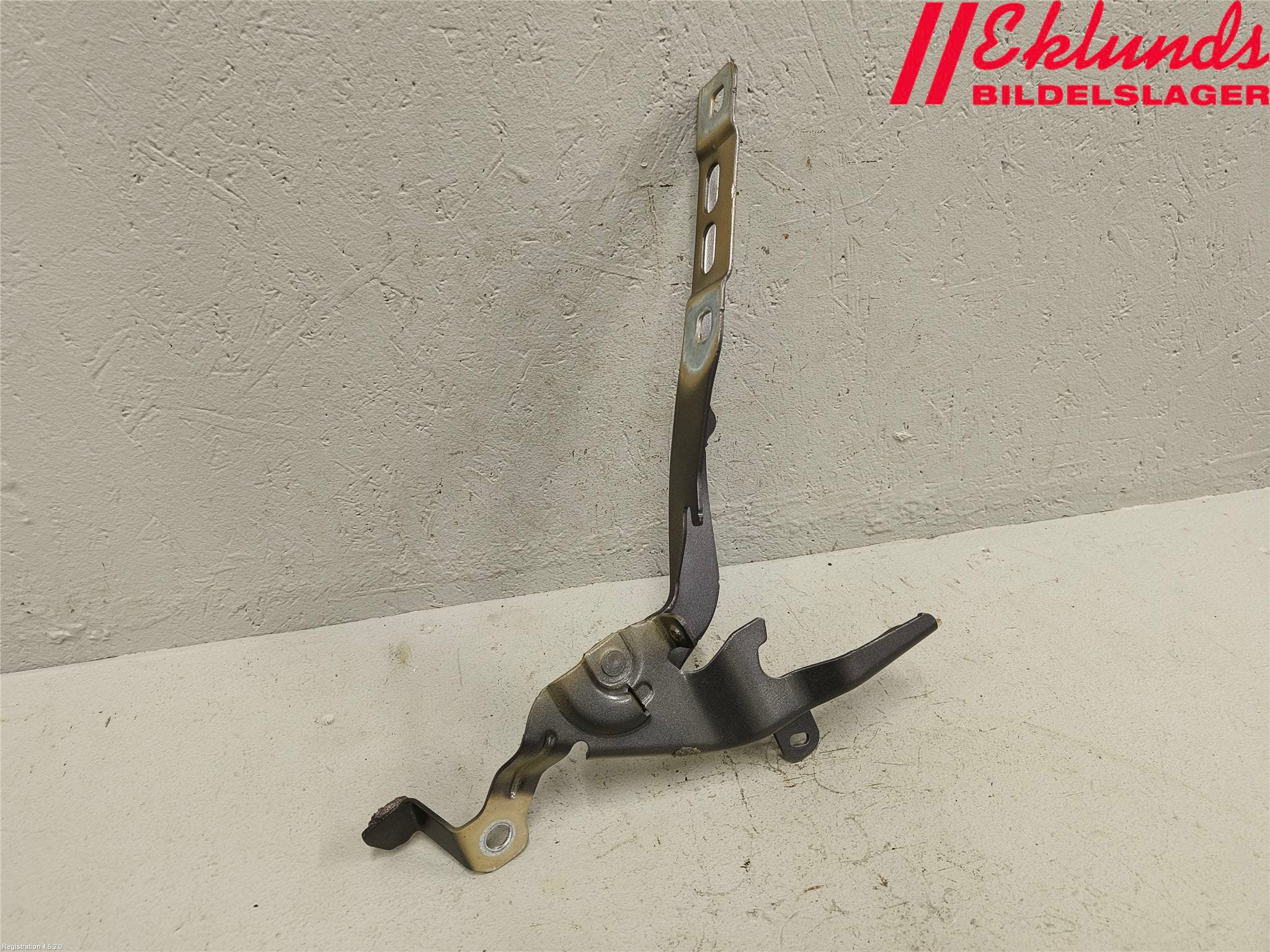 Peugeot 2008/E-2008 20- Huvgångjärn