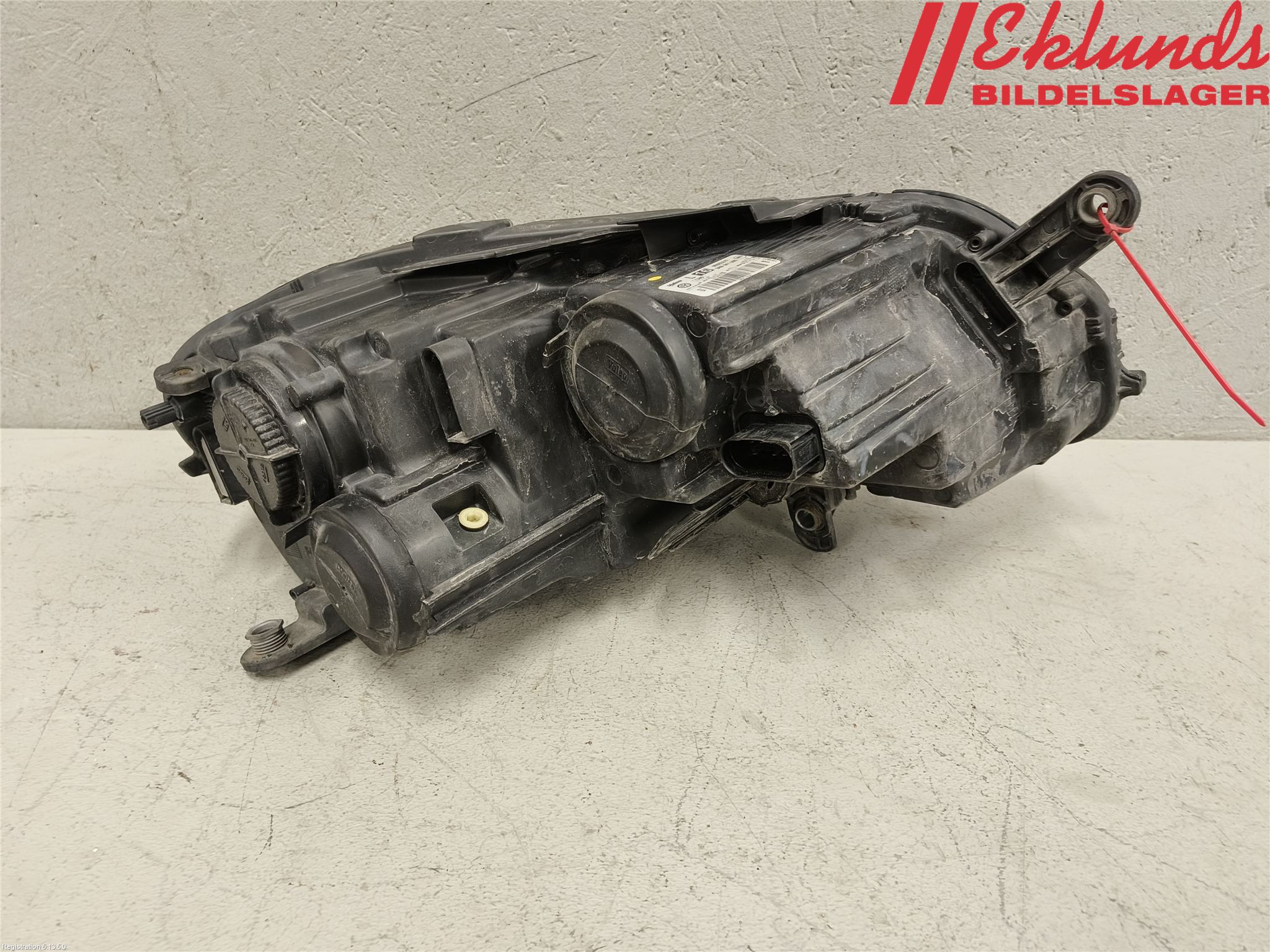 Volkswagen VW PASSAT 11-14 Strålkastare Vänster