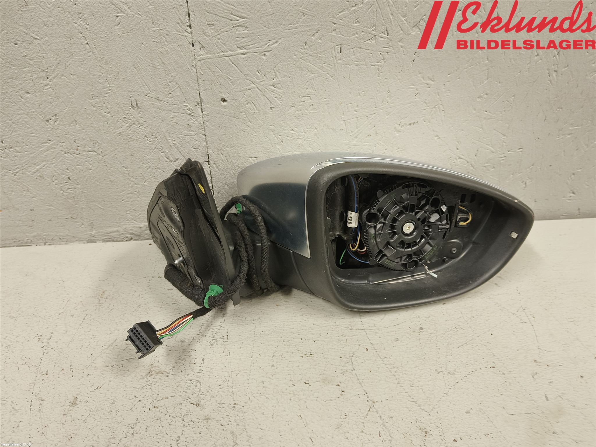 Volkswagen VW PASSAT 11-14 Spegel Yttre El Hö