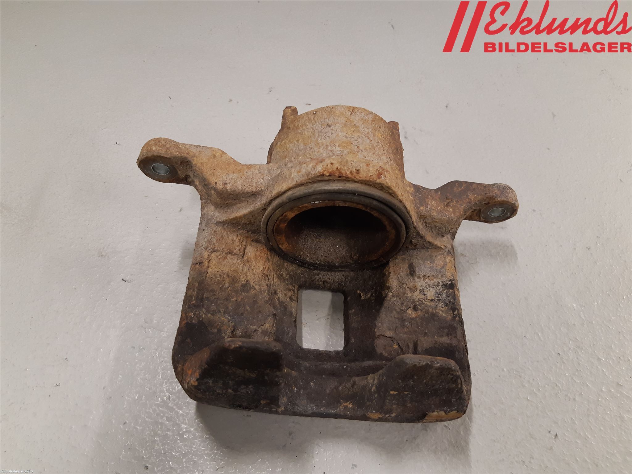 Mitsubishi L200 06-15 Bromsok Fram Höger