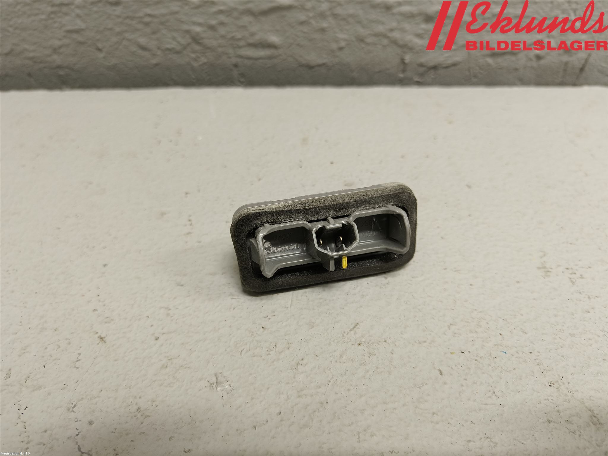 Toyota bZ4X EA10 22- Skylt Belysning