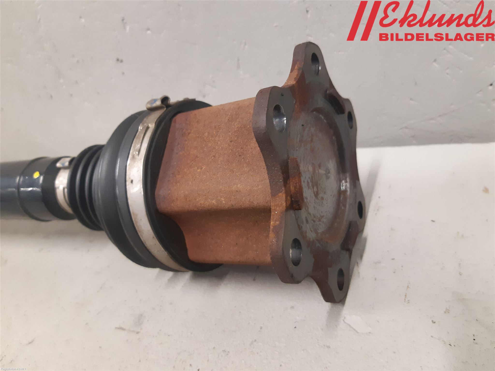 Volkswagen VW PASSAT 11-14 Drivaxel Fram Höger