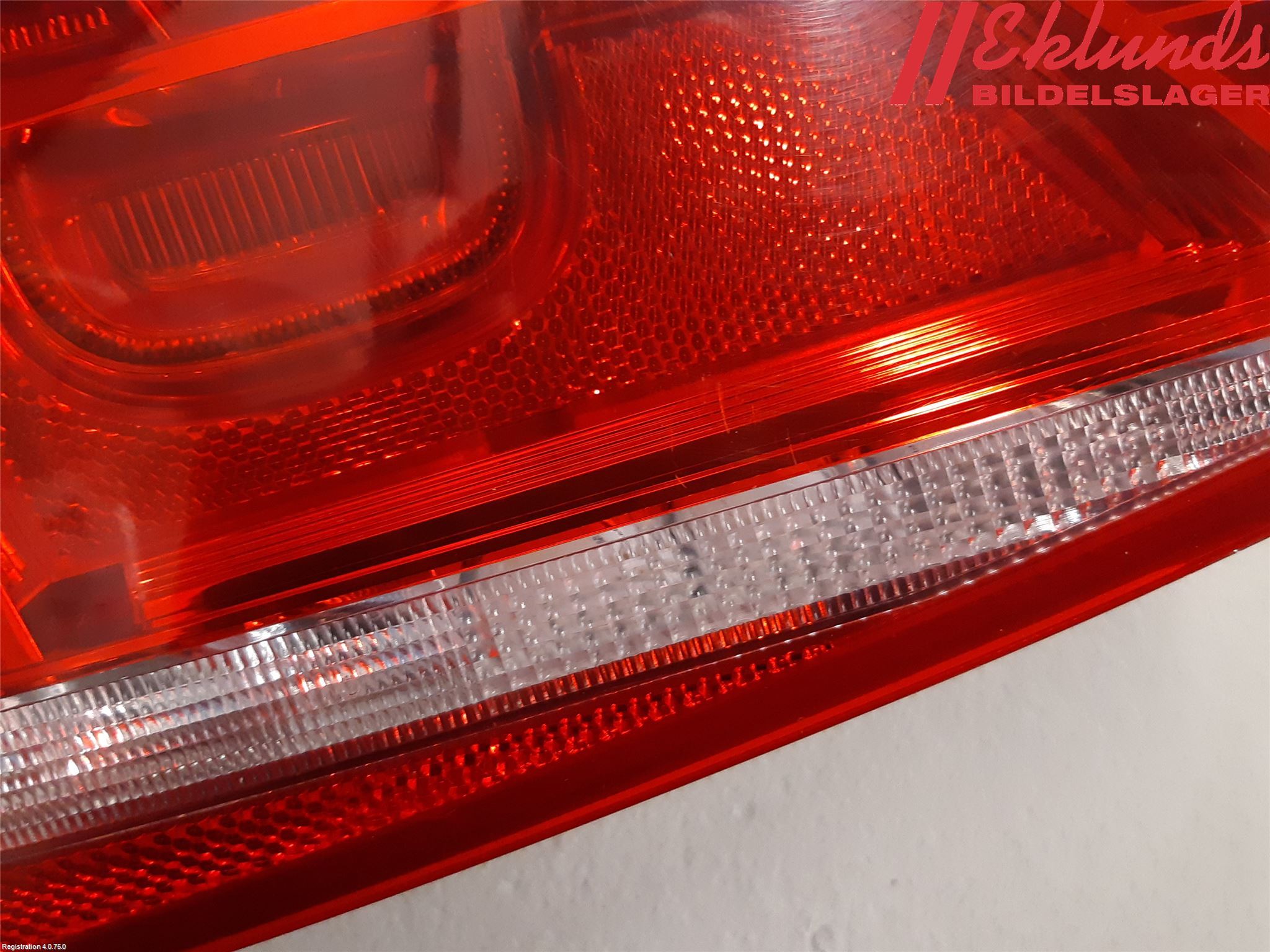 Volkswagen VW PASSAT 11-14 Bakljus Lucka Vä