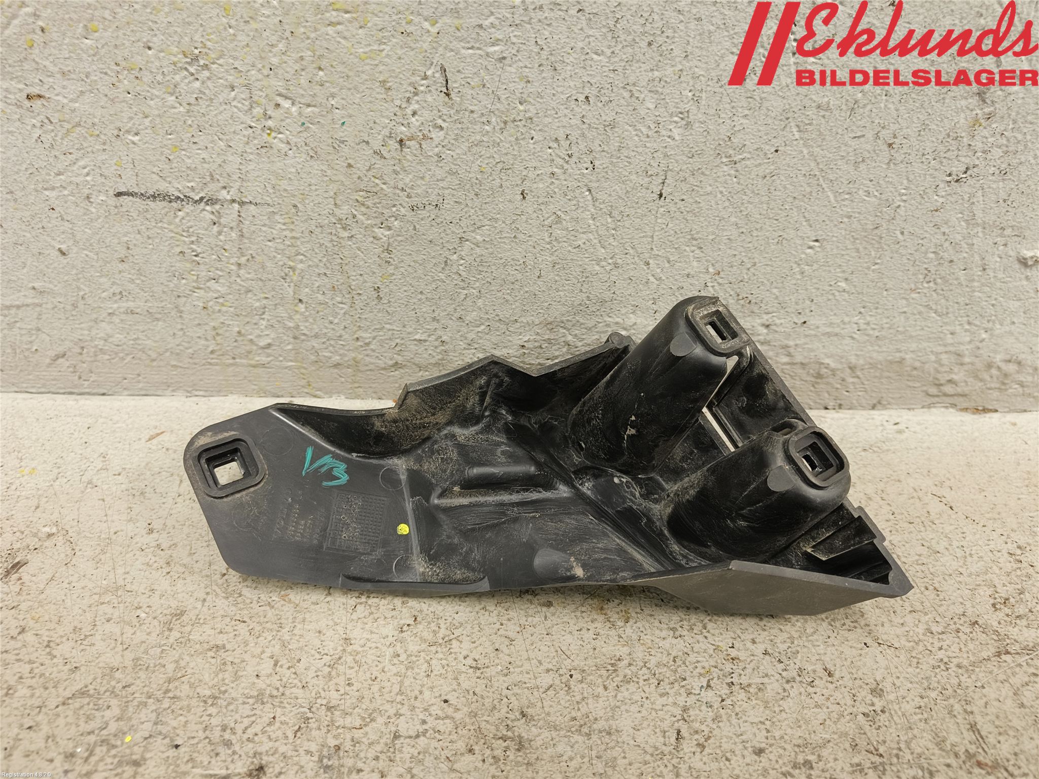 Volvo V70 05-08 Stötfångarfäste Bak Vä