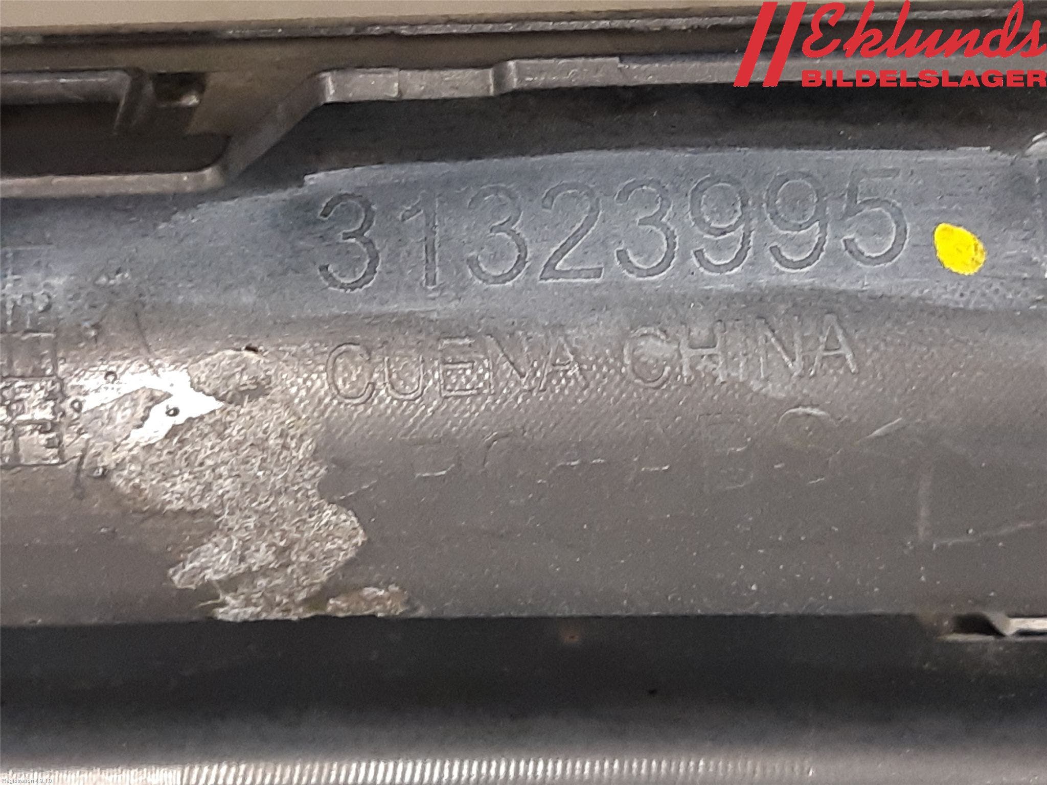 Volvo V70 14-16 Dimljussarg Fram