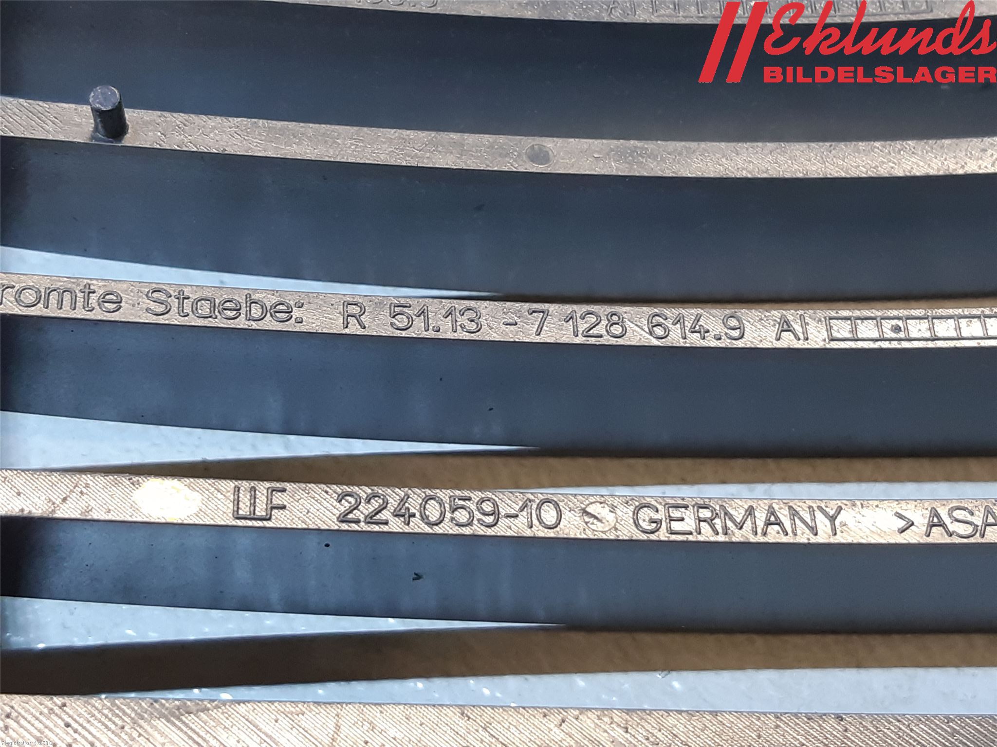 BMW 1 E87/81 5D/3D 03-11 Grilldel Höger