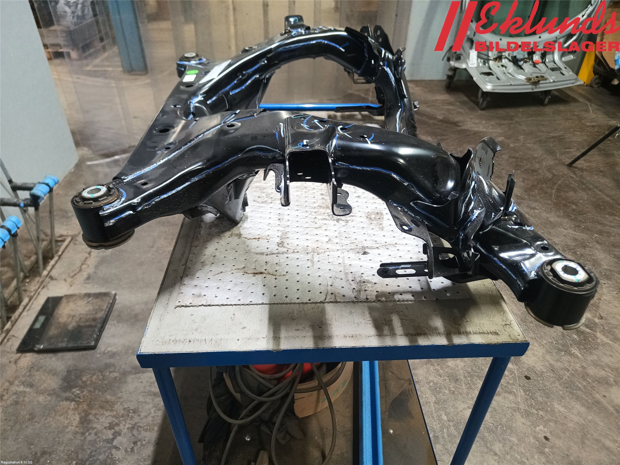 Tesla MODEL Y 21- Bakaxelbalk