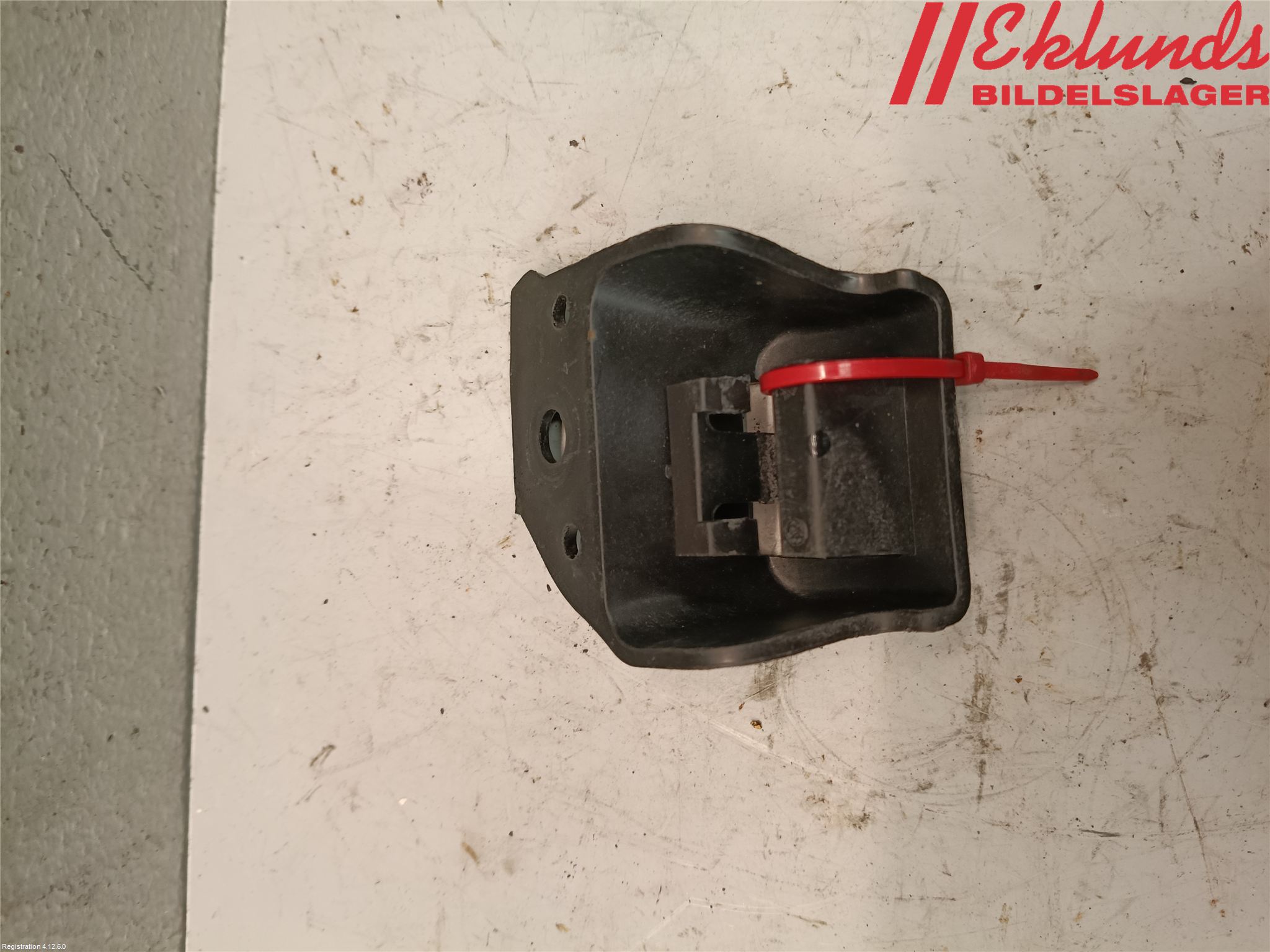 Kia RIO 12-16 Strålkast Fästsarg