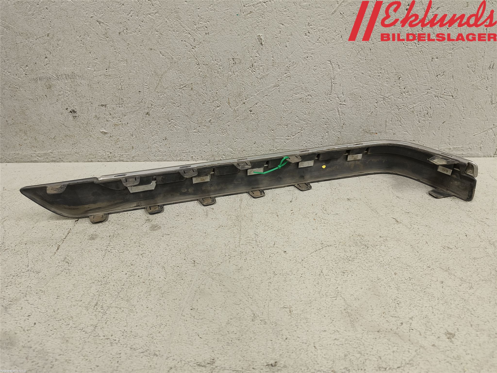 Volvo V70 05-08 Stöt Utfyllnad-List-Grill