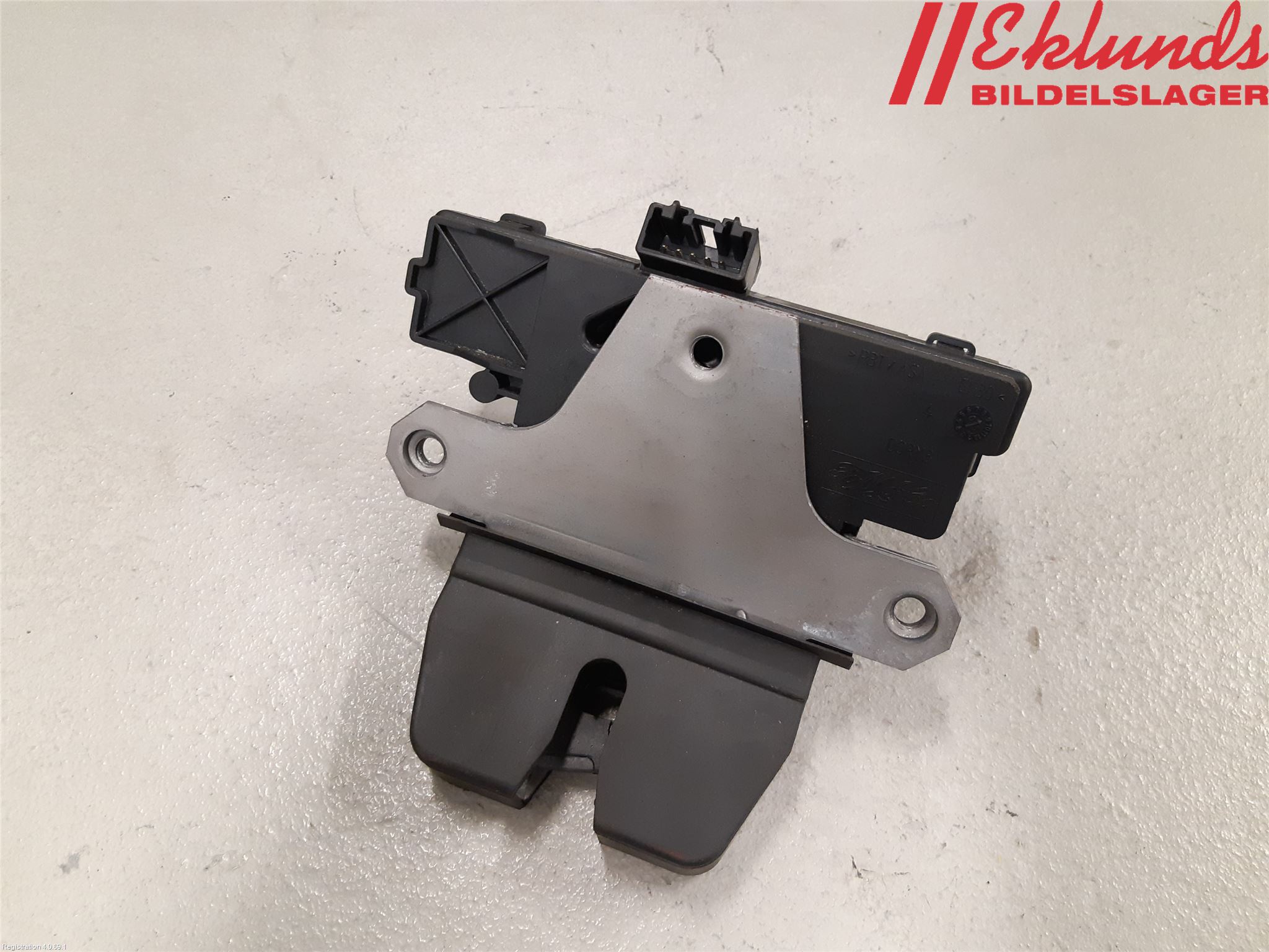 Ford FOCUS     04-07 Låskista Baklucka