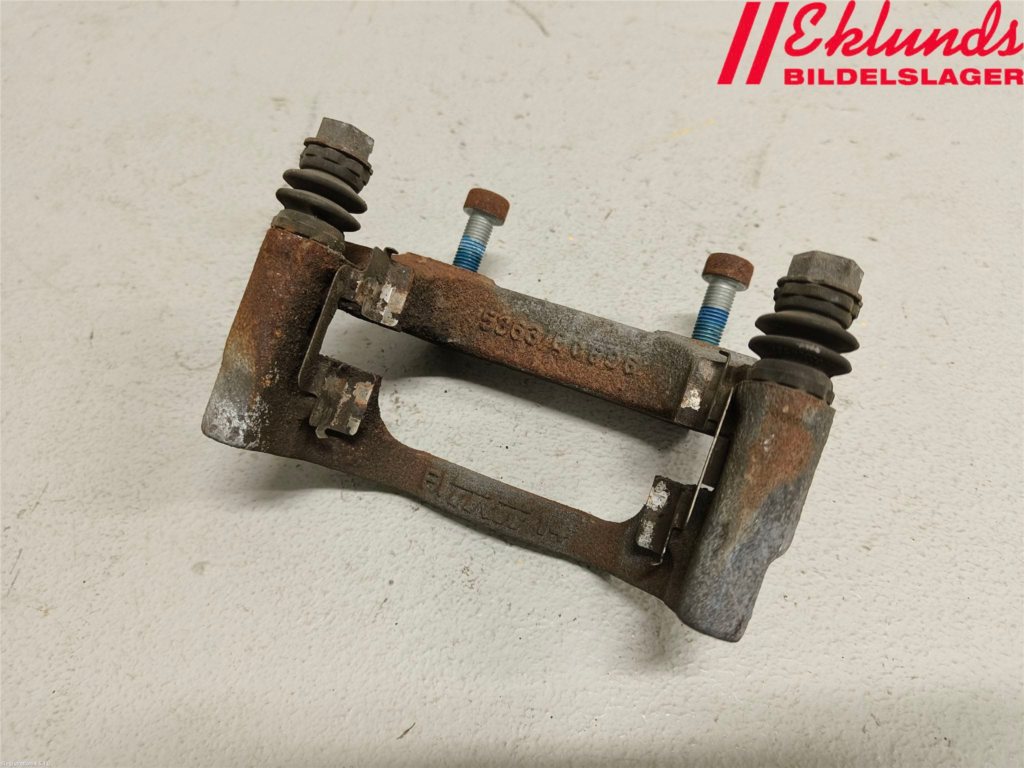 DS 4 CROSSBACK 16-18 Bromsokshållare