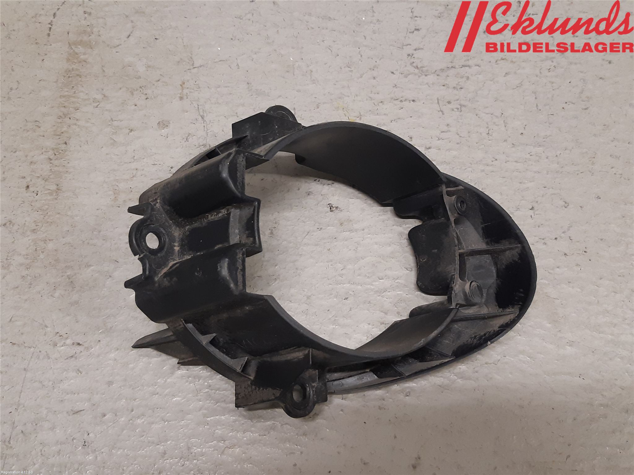 Toyota AVENSIS 09-15 Dimljussarg Fram