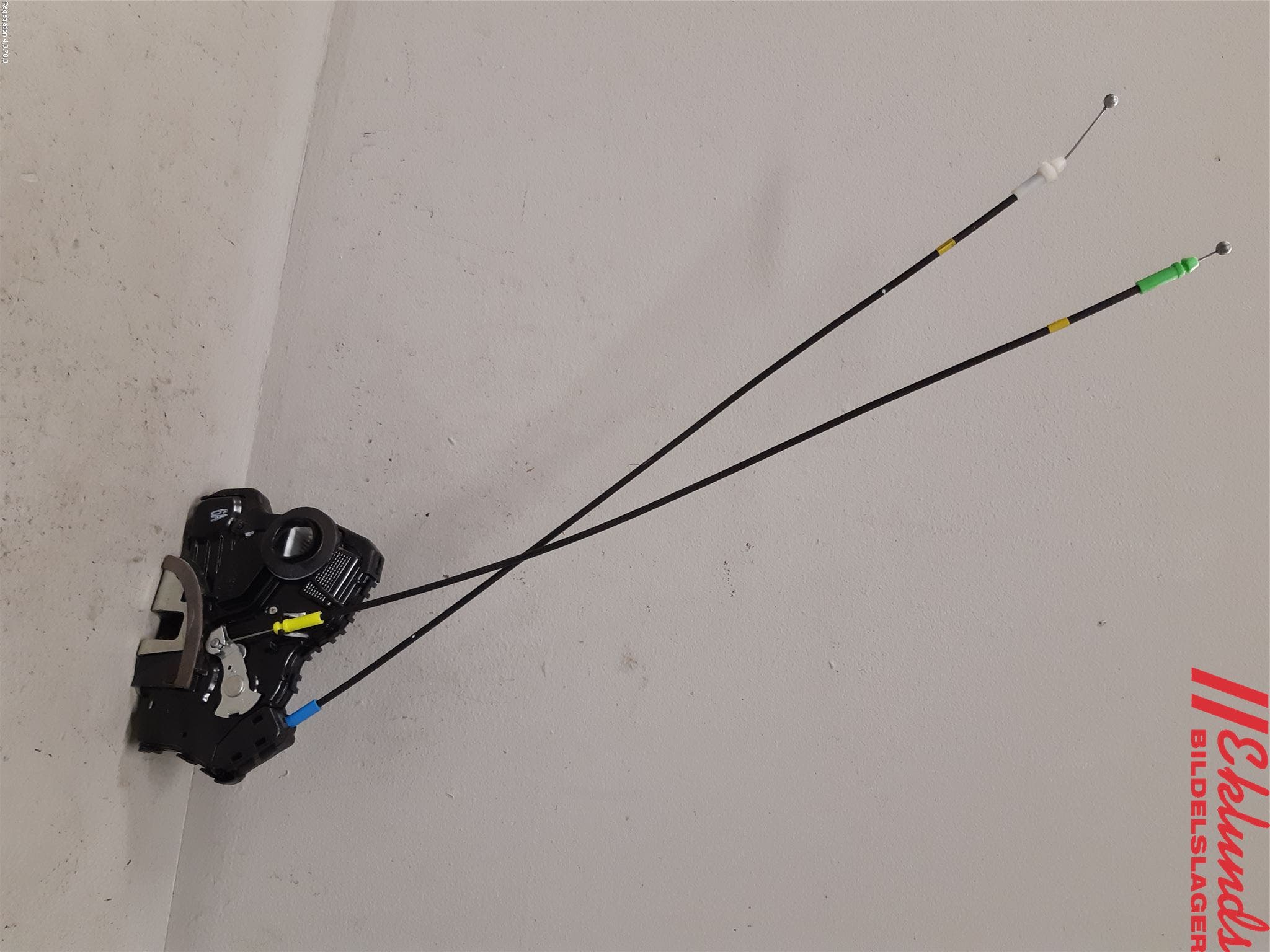 Toyota AURIS 10-12 Låskista-Dörrlås