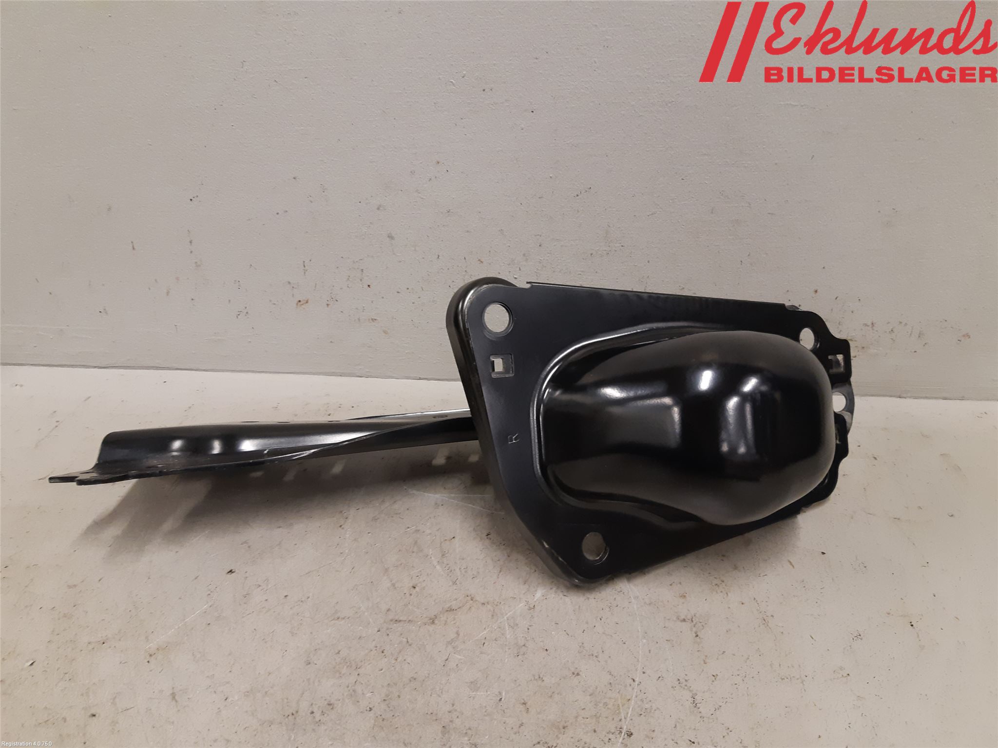 Toyota C-HR 16-23 Bärarm Bak Höger