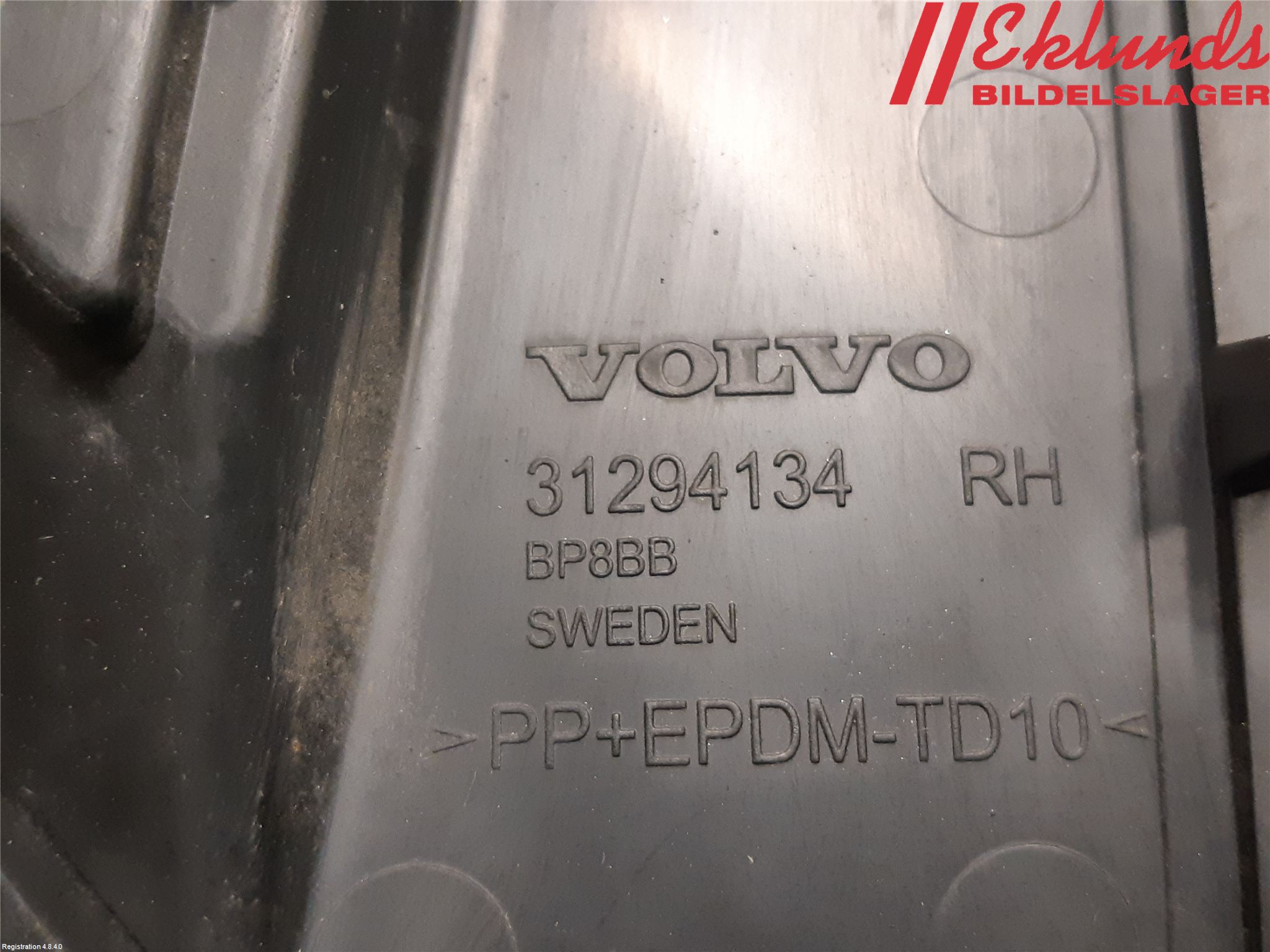 Volvo V60 11-13 Stöt Utfyllnad-List-Grill