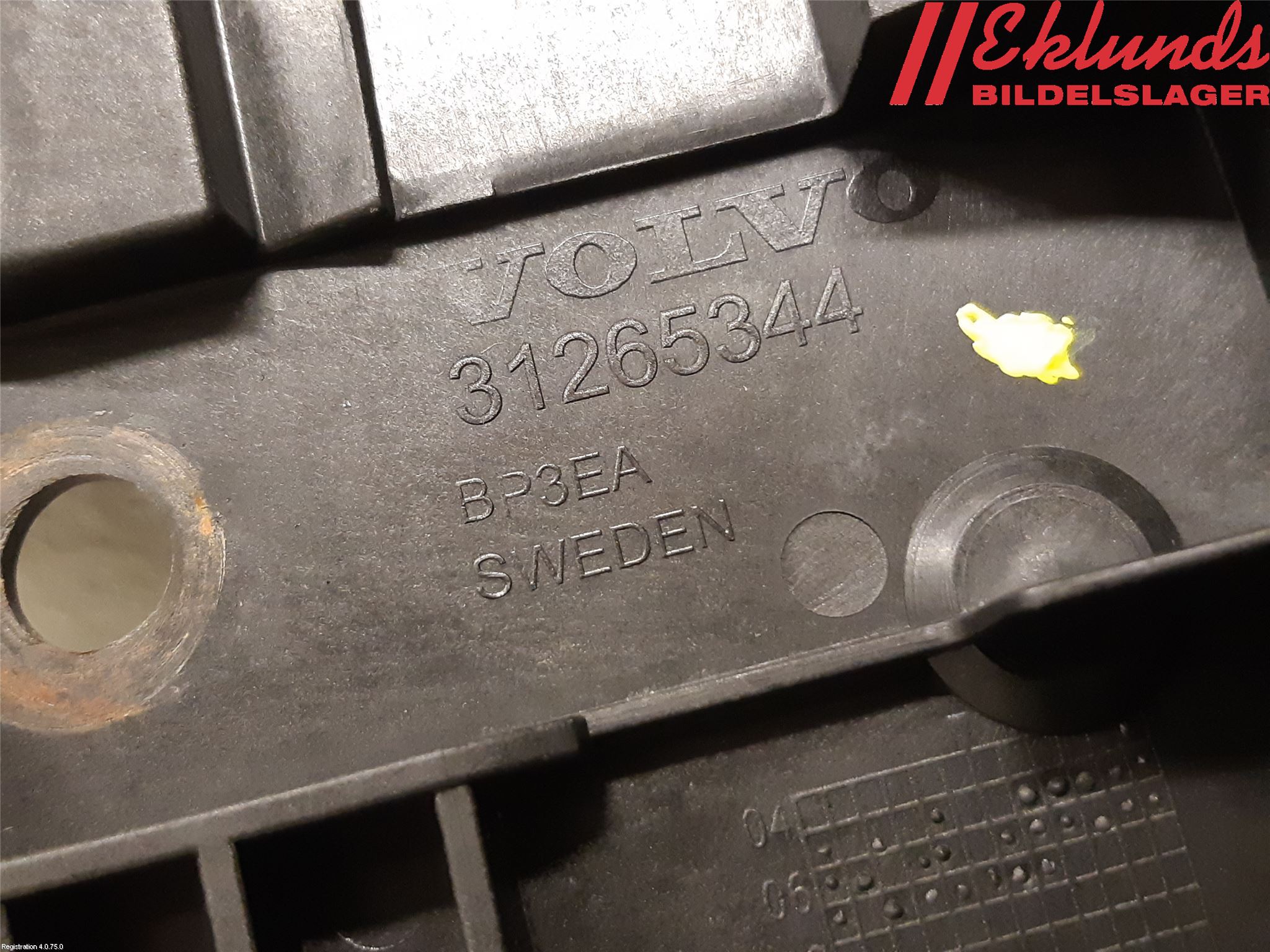 Volvo V70 08-13 Stötfångarfäste Fram Vä