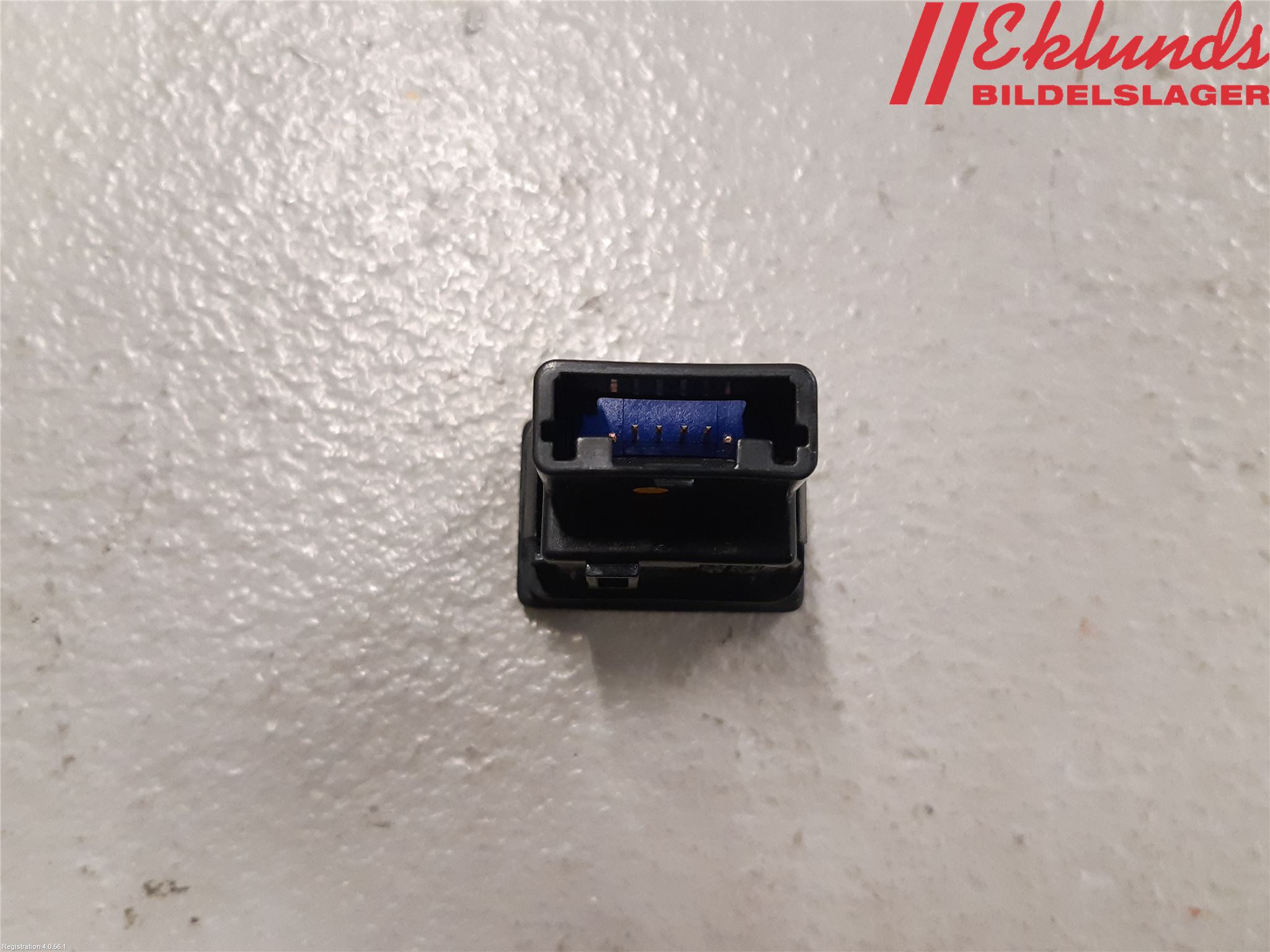 Toyota RAV4 13-18 Strömställare Övrigt