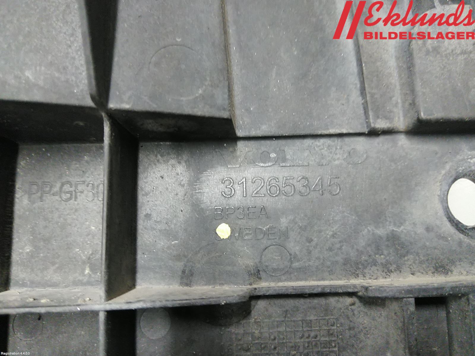 Volvo V70 08-13 Stötfångarfäste Fram Hö