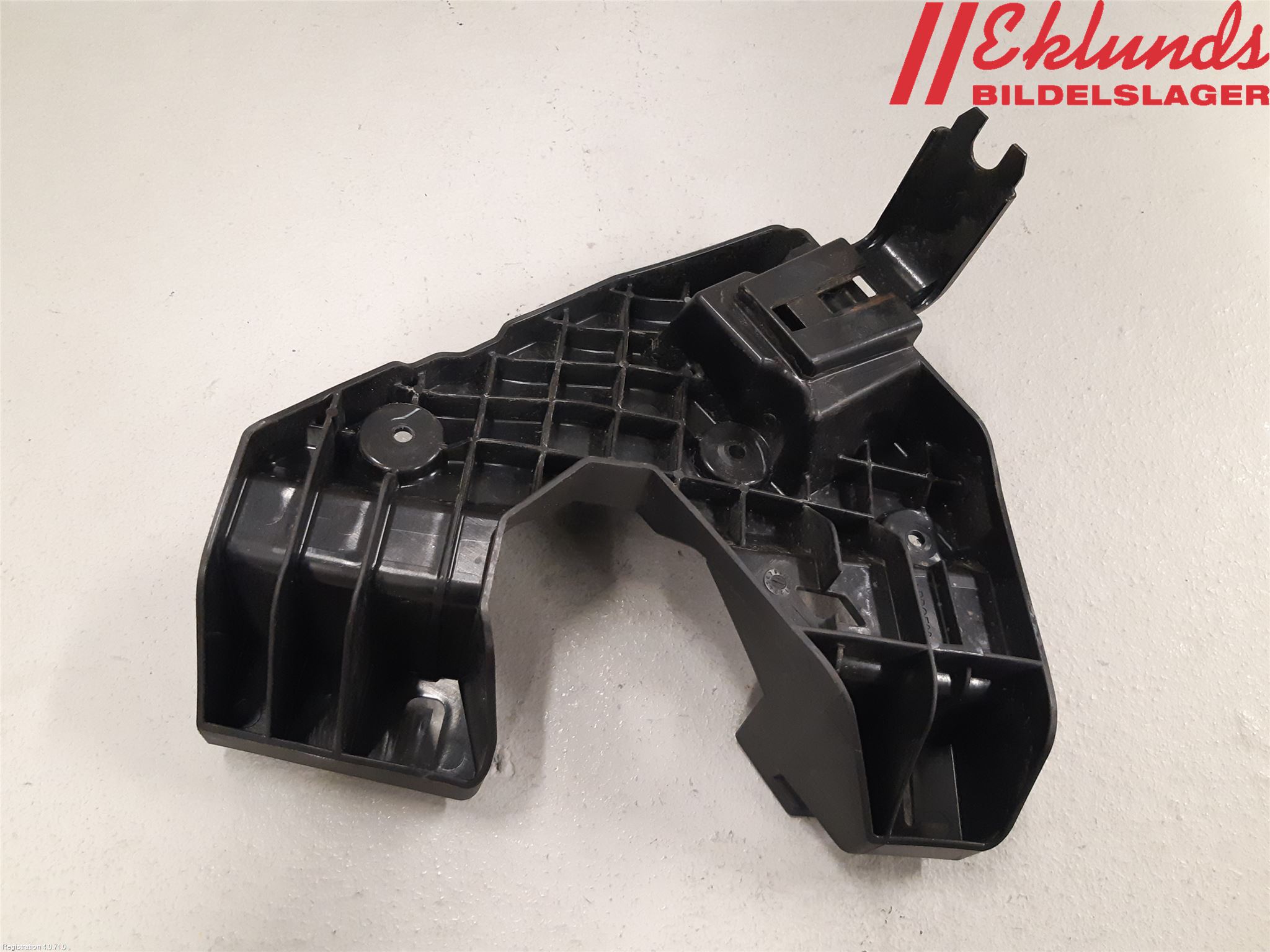 Nissan PULSAR Strålkast Fästsarg