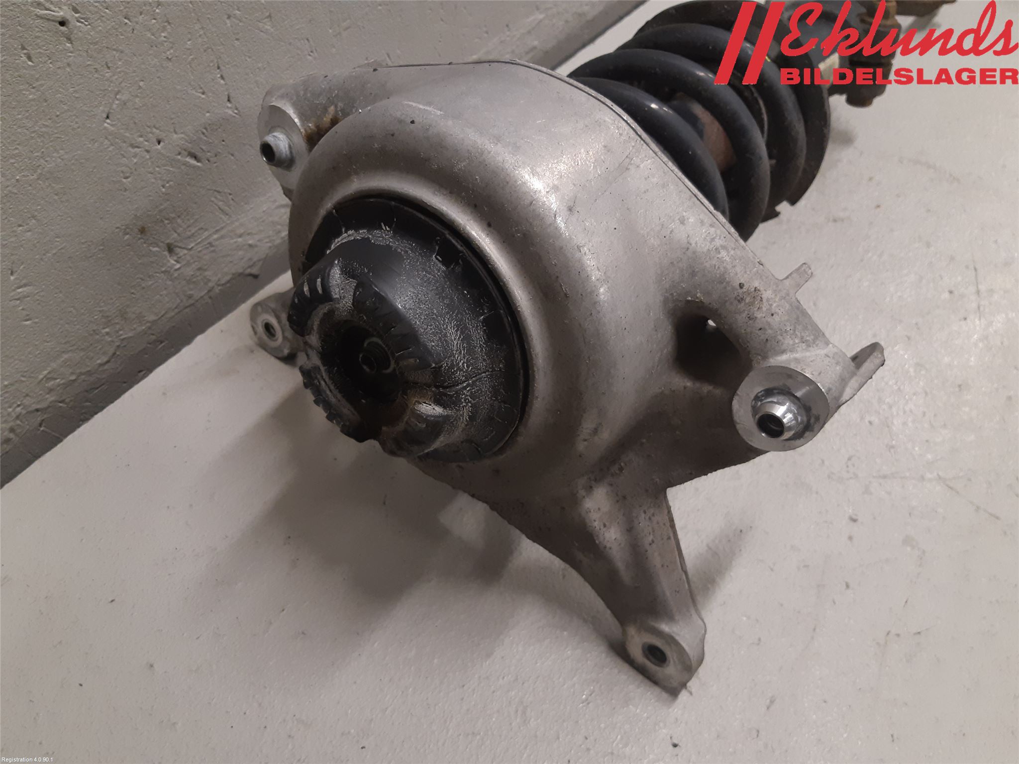 Audi Q5 09-16 Fjäderben Fram Vänster