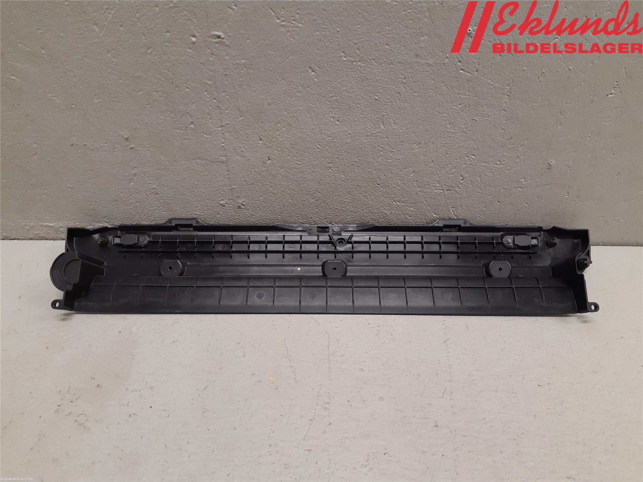 BMW 6 E63/64    02-10 Kylarfäste-Ram-Balk