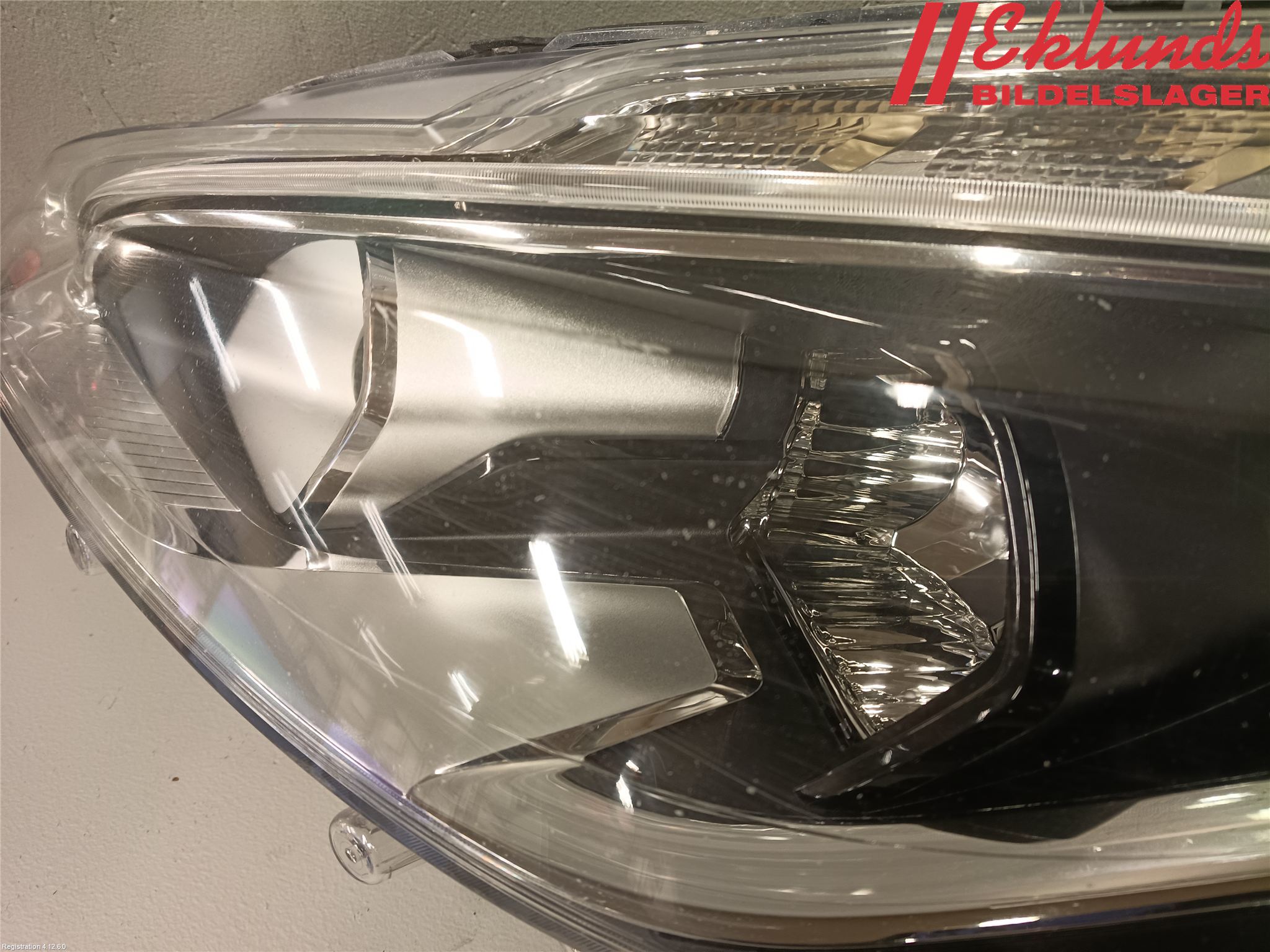 Peugeot PEUGOT 208 16-19 Strålkastare Vänster