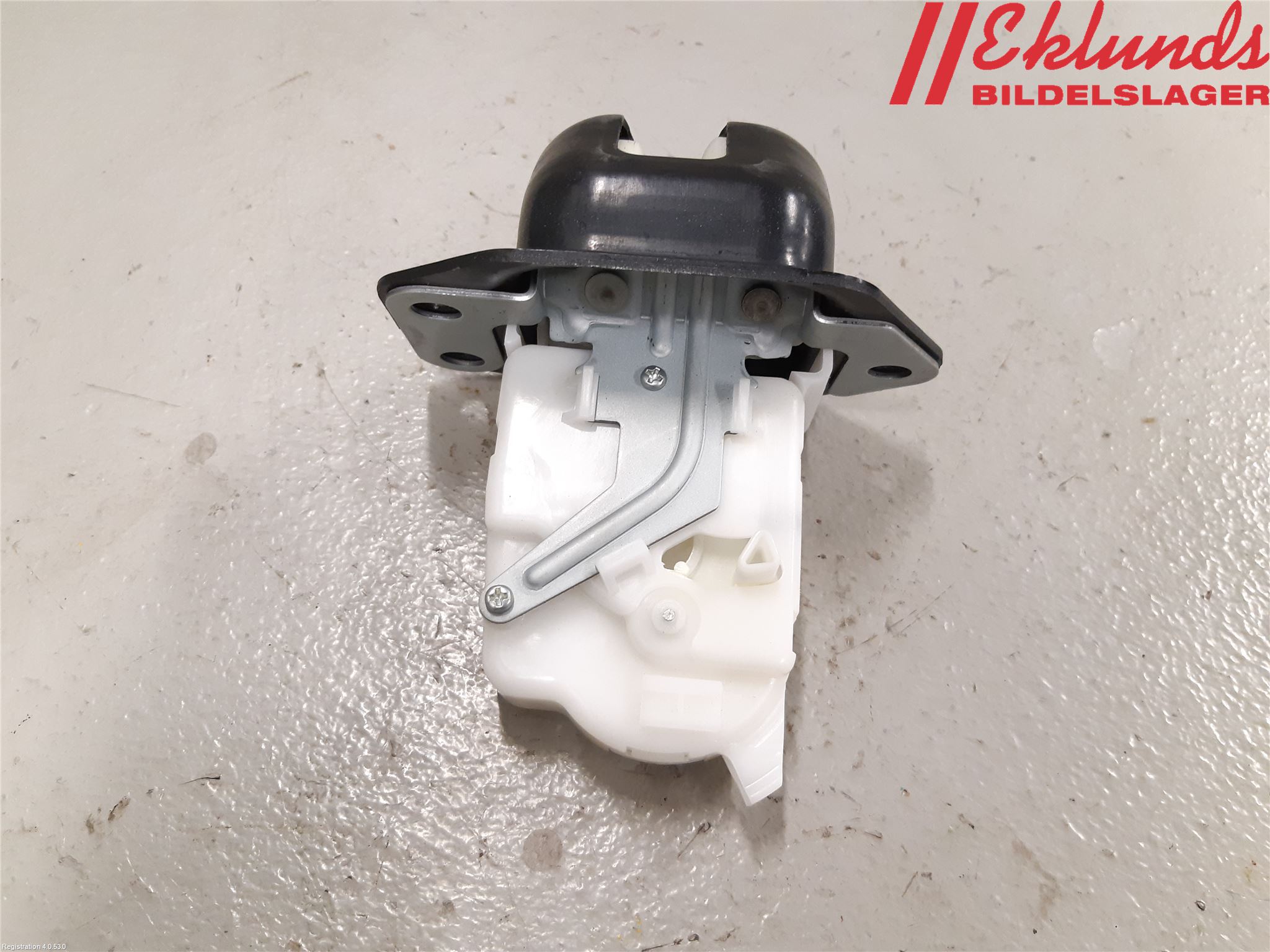 Nissan LEAF 11-17 Låskista Baklucka