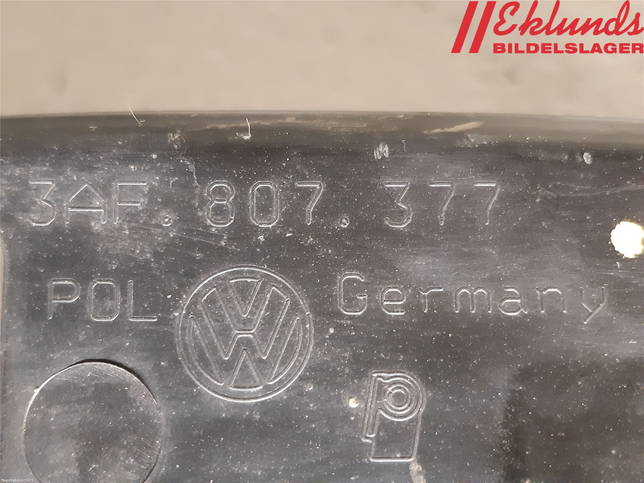 Volkswagen VW PASSAT 11-14 Stötfångarfäste Bak Vä