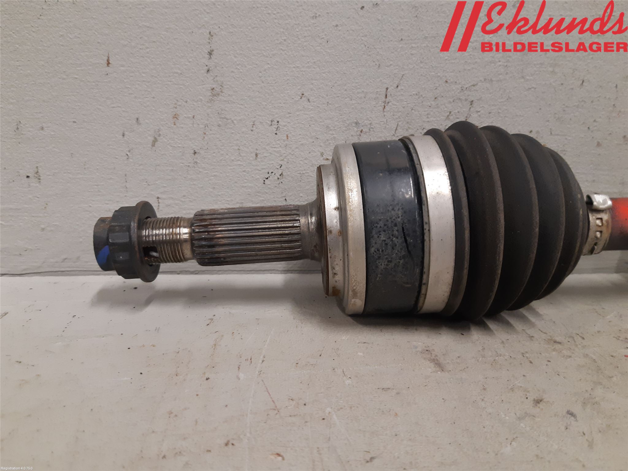 Toyota C-HR 16-23 Drivaxel Fram Vänster