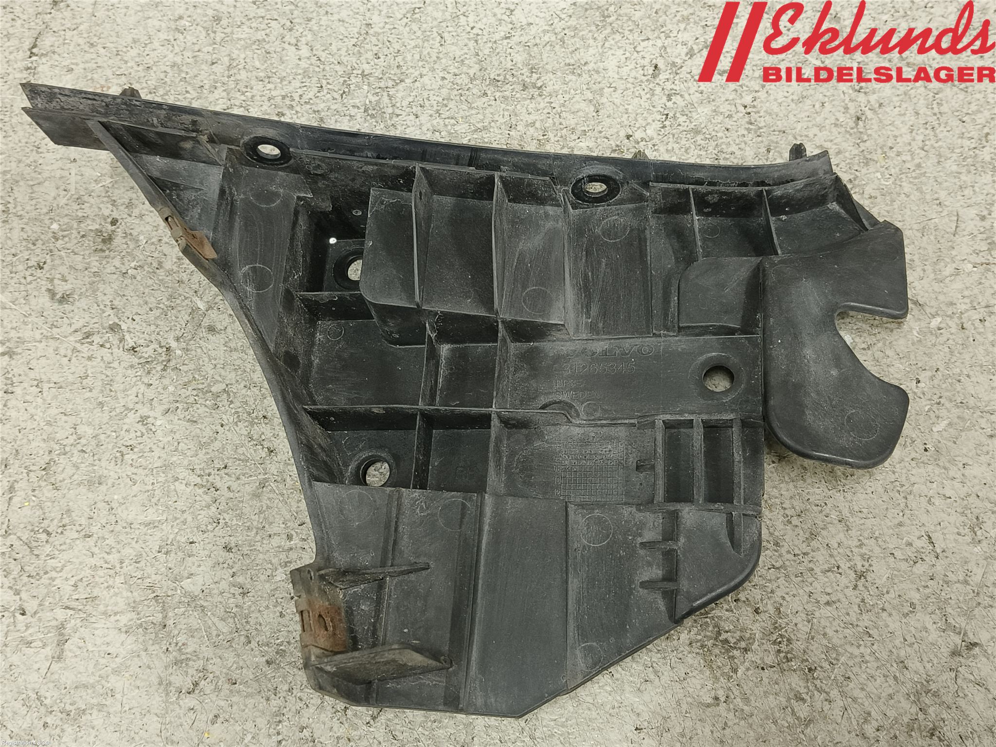Volvo V70 08-13 Stötfångarfäste Fram Hö