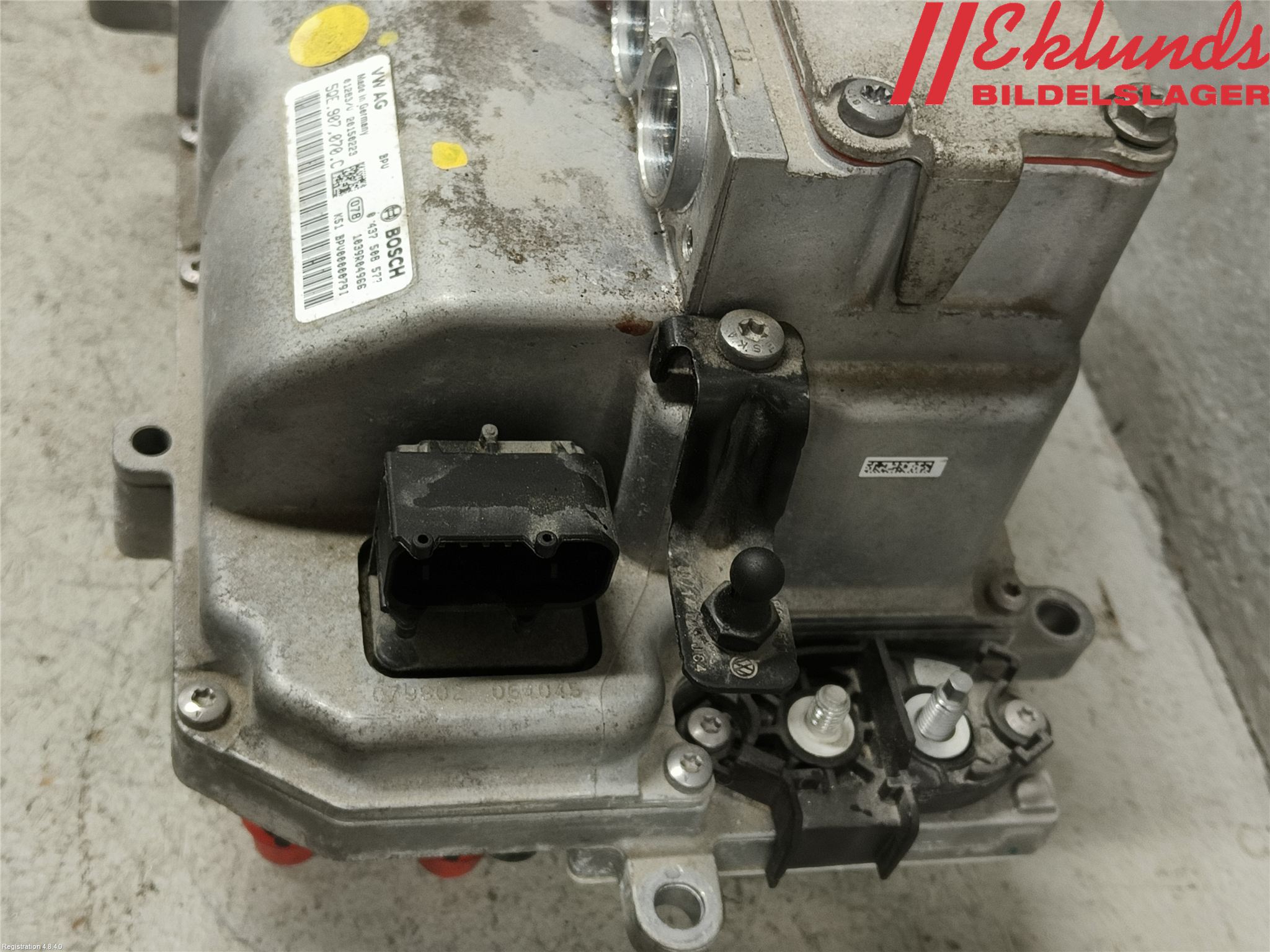 Volkswagen VW GOLF / E-GOLF VII 13-20 Inverter 12 -> 220 V