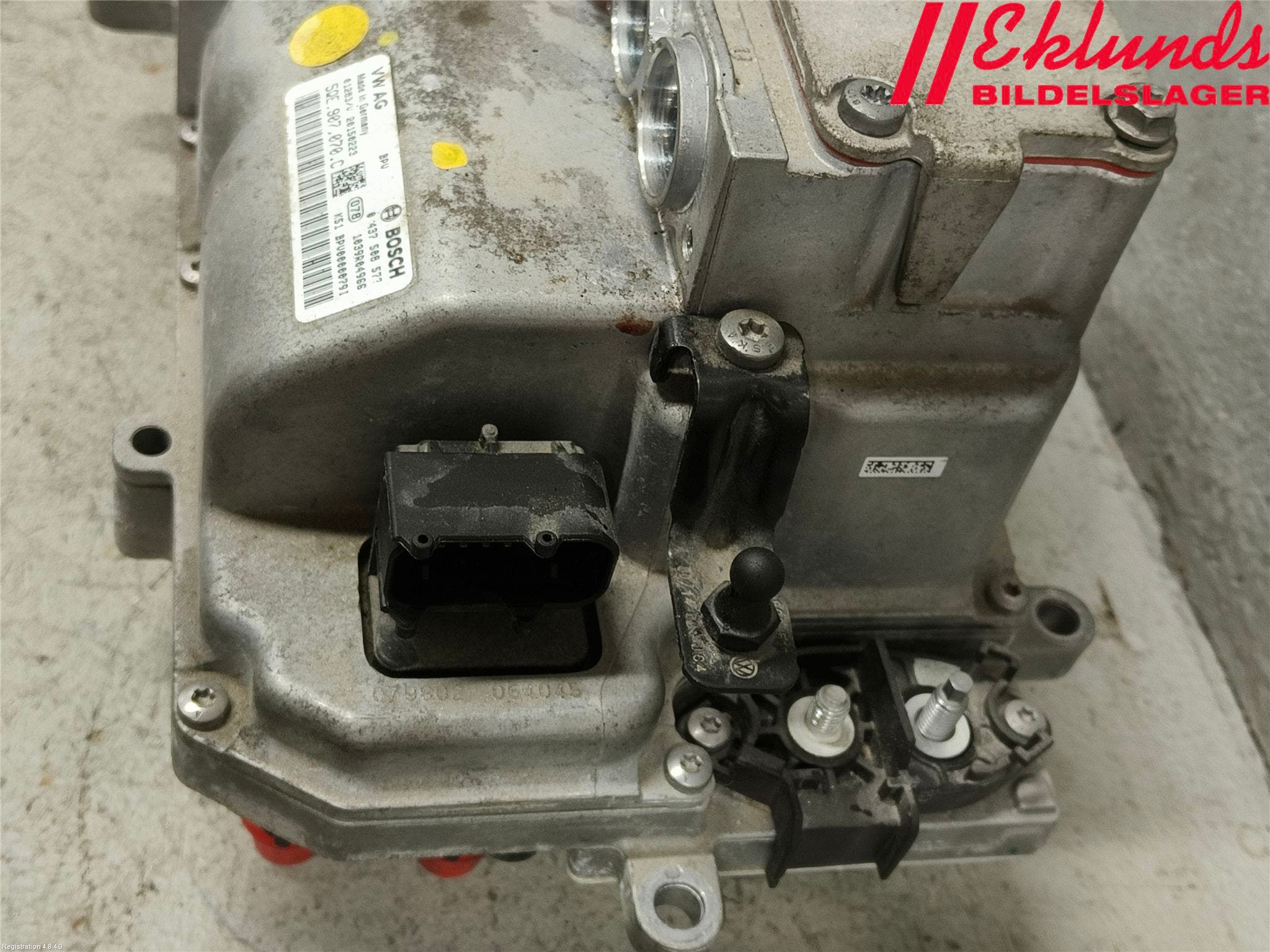 Volkswagen VW GOLF / E-GOLF VII 13-20 Inverter 12 -> 220 V