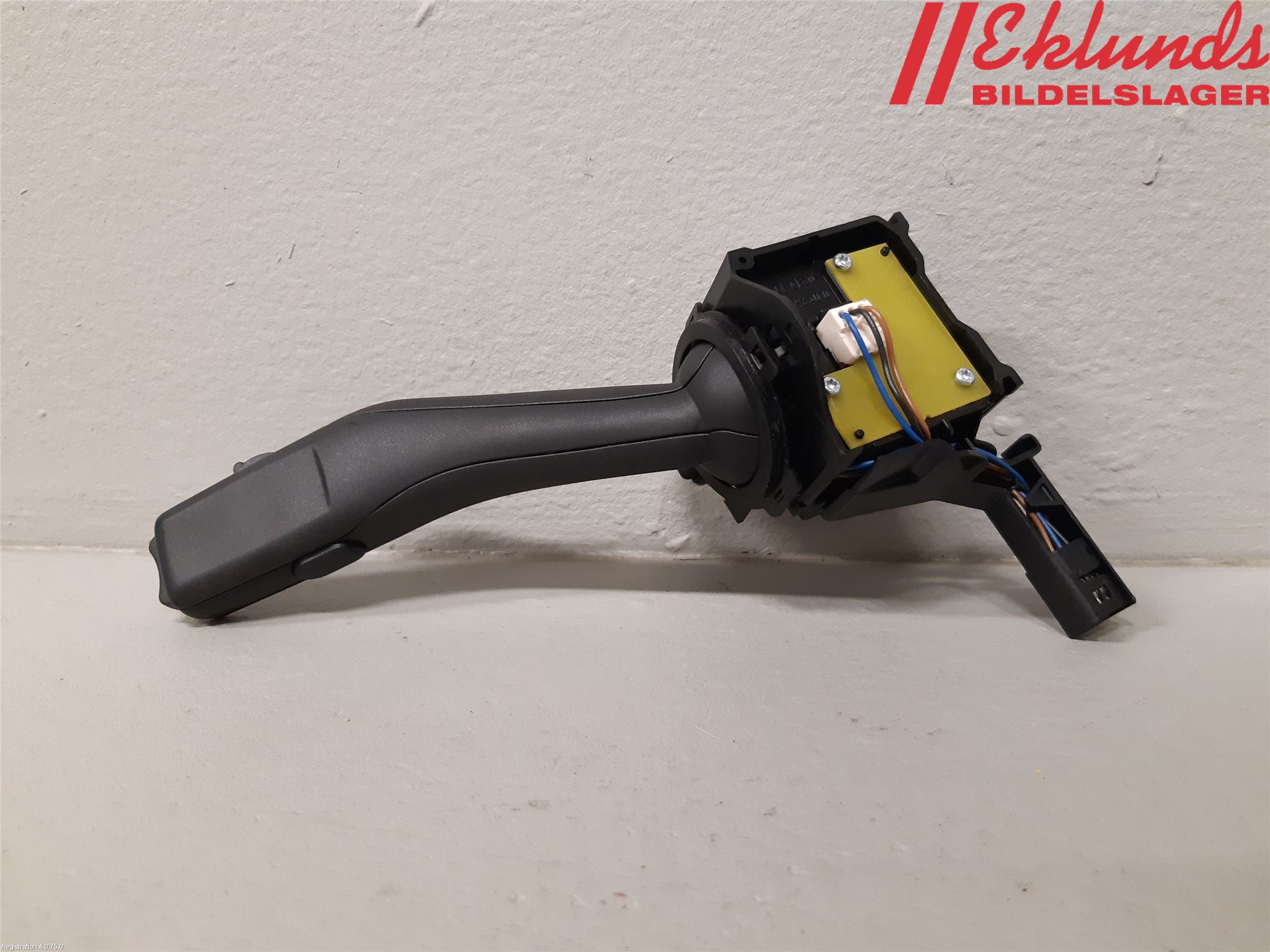 Volkswagen VW CADDY      04-10 Spak Torkar-Spolomk