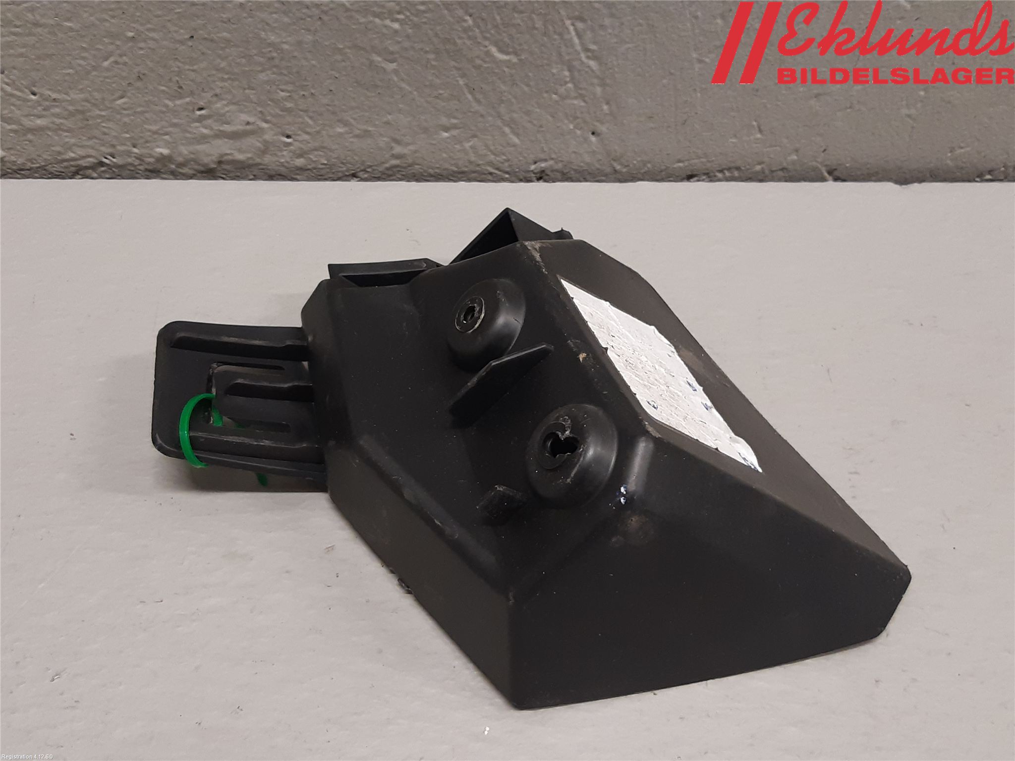 Ford FOCUS 15-18 Stötfångarfäste Bak Hö