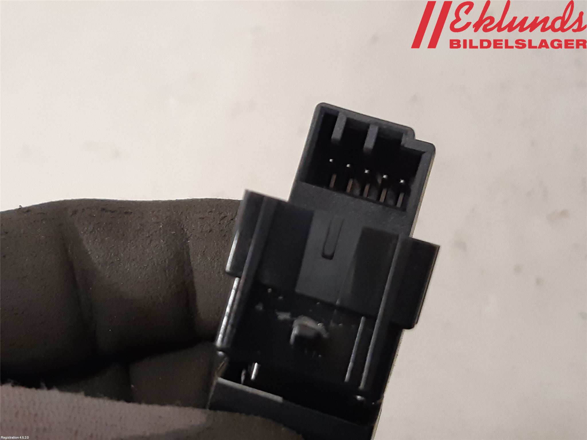 Volvo XC40/RECHARGE 18- Strömställare Elhiss