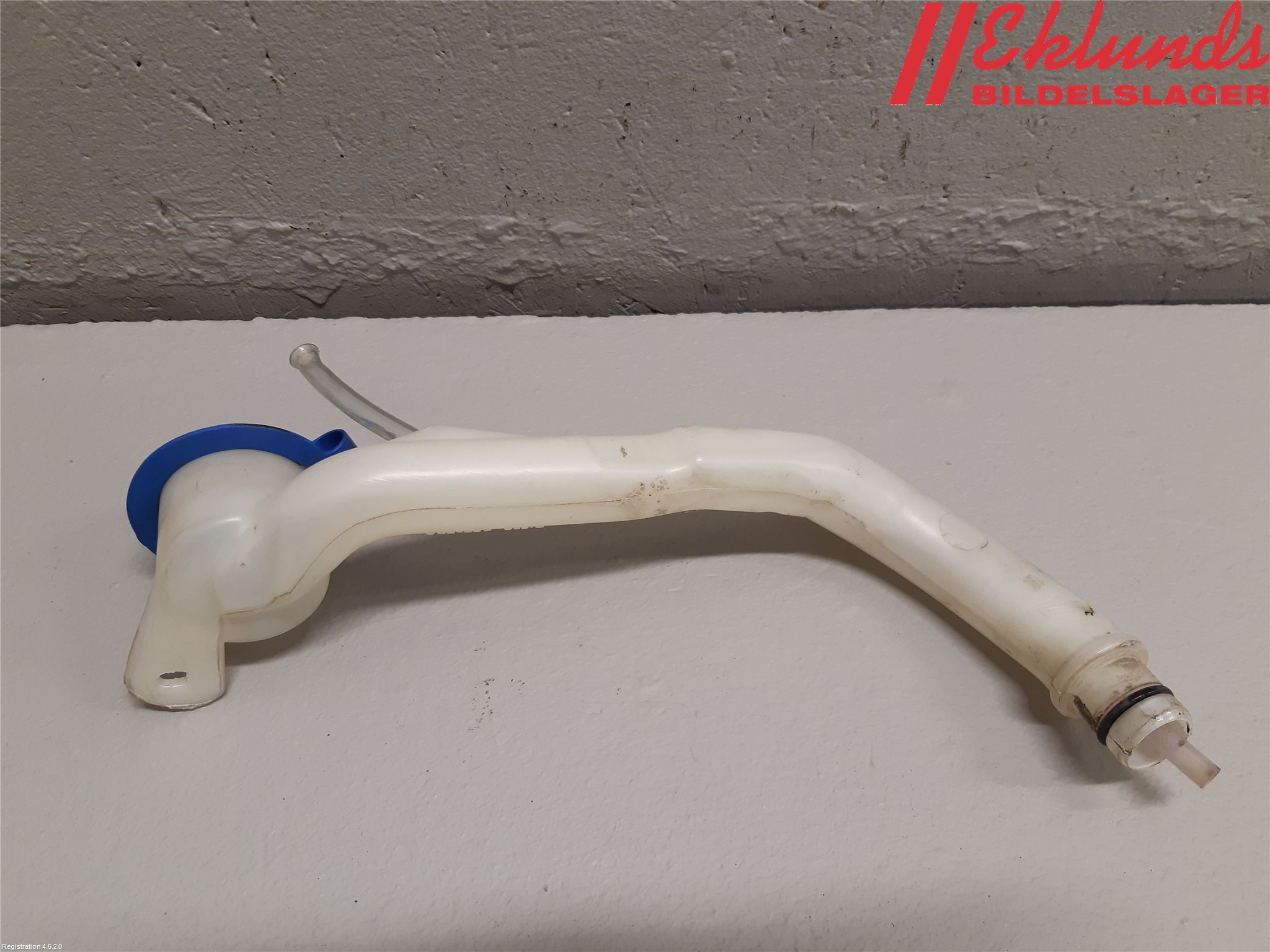 Volvo V90 17->> Spolartank Påfyllningsrör