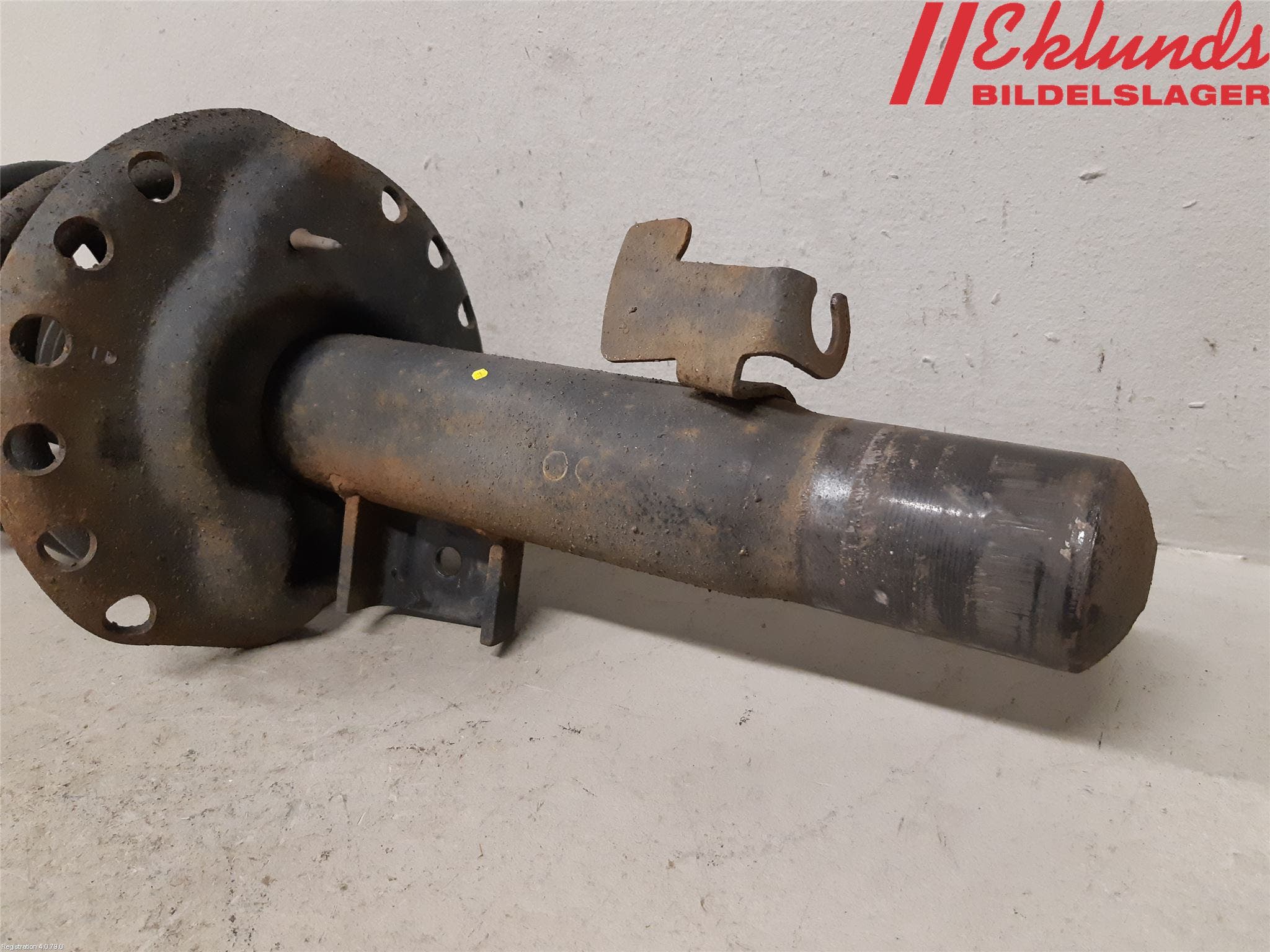 Volvo XC70 14-16 Fjäderben Fram Höger